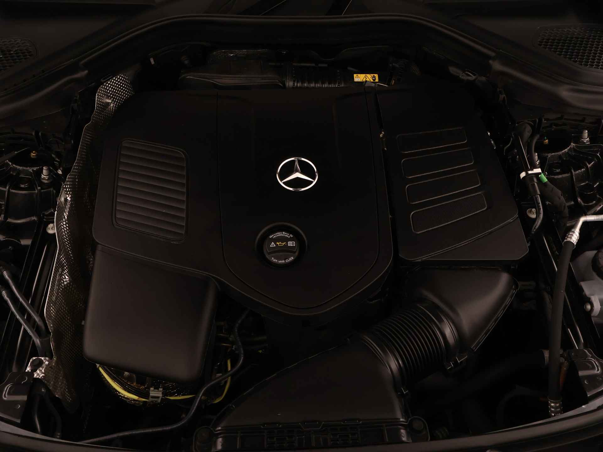 Mercedes-Benz GLC 300 e 4M AMG Plug-In Hybride | Navigatie | Rondomzicht camera | Panoramadak | Dodehoek Assistent | Inclusief 24 maanden MB Certified garantie voor Europa. - 41/46