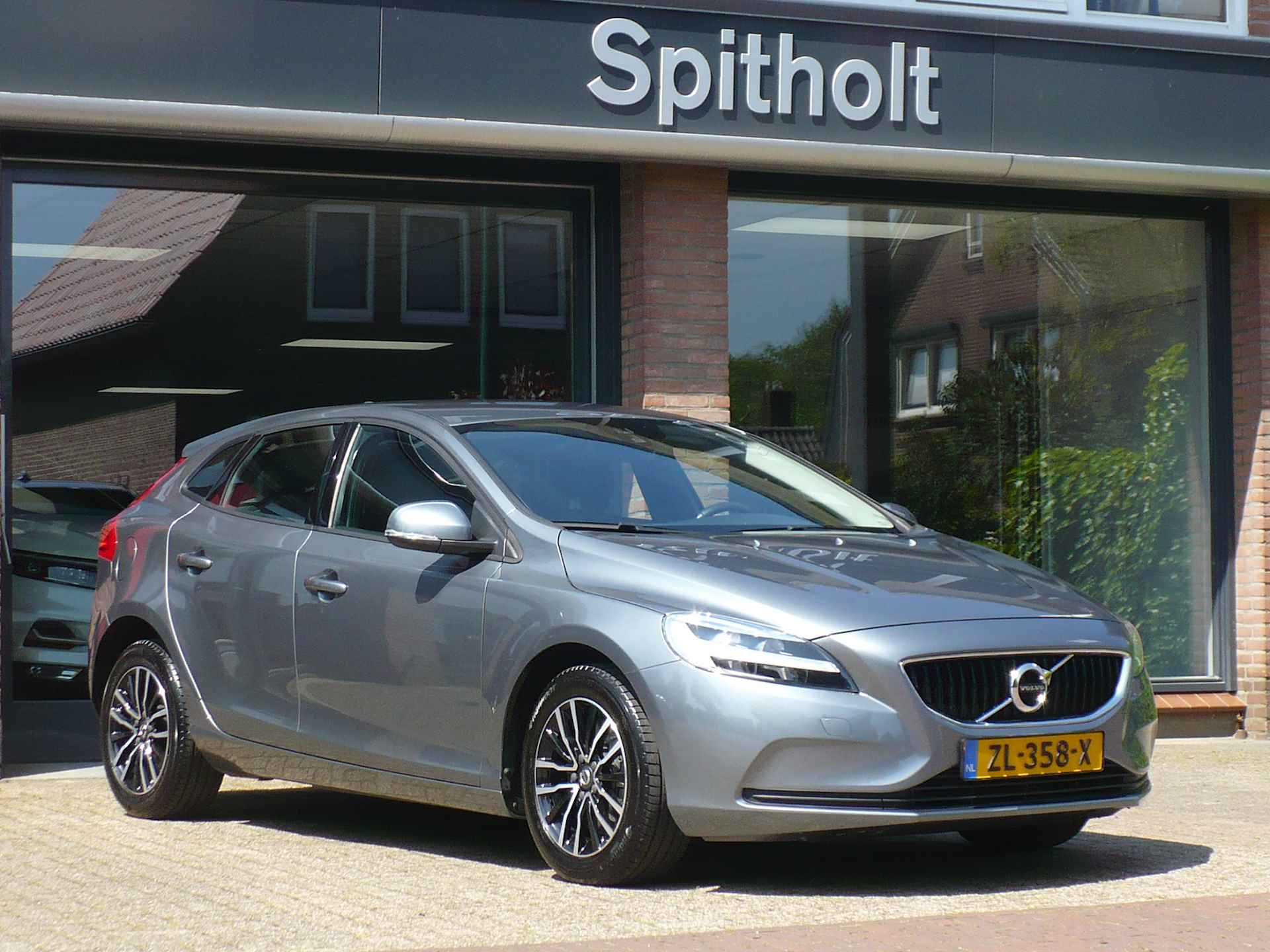 Volvo V40 1.5 T2 Geartronic Polar+ 122PK - 4/24