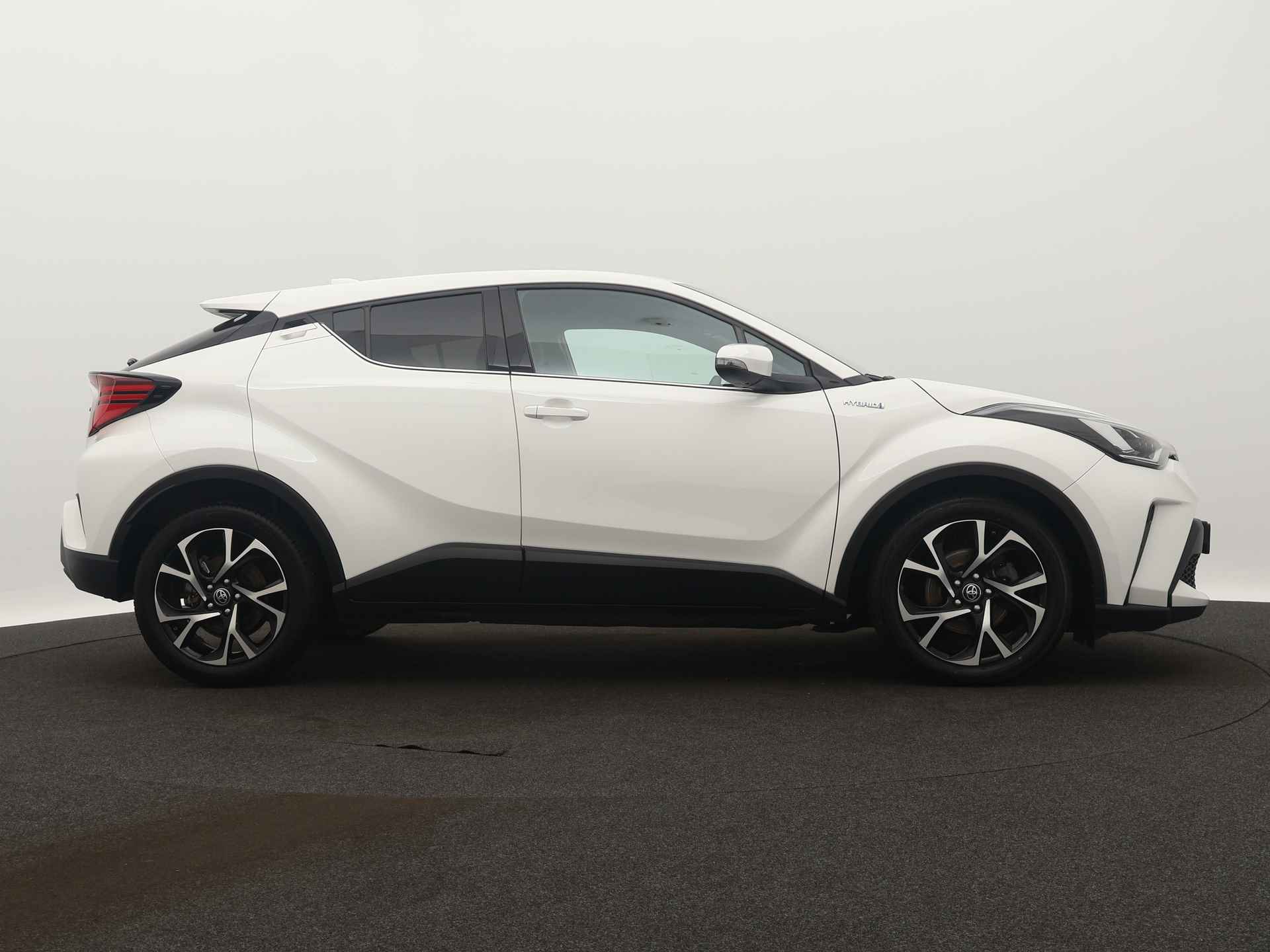 Toyota C-HR 1.8 Hybrid First Edition | Navigatie | Stoelverwarming | Apple Carplay/Android Auto | - 16/46