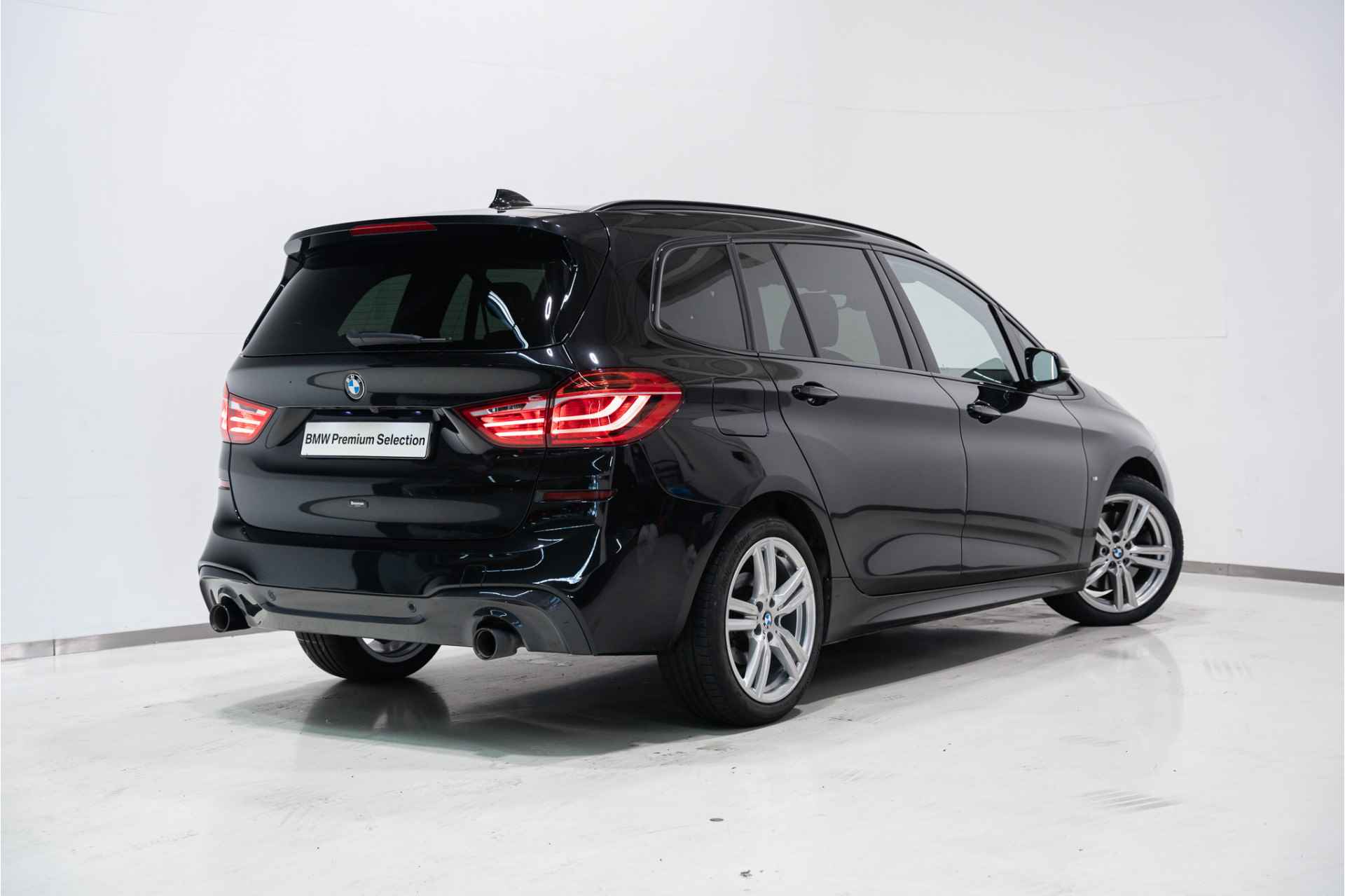 BMW 2 Serie Gran Tourer 220i Business Edition Plus 7 Pers. M Sportpakket Aut. - 2/29