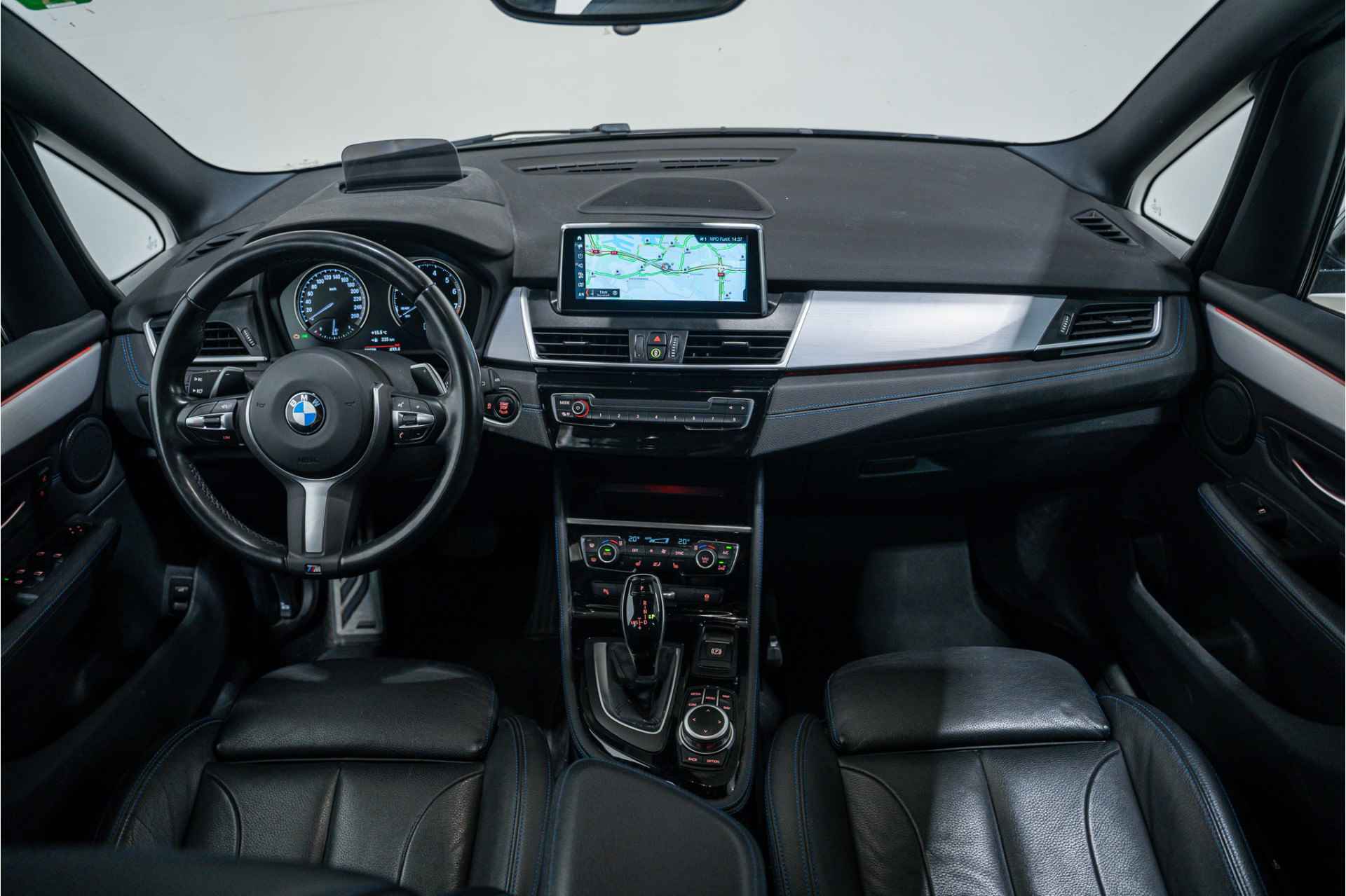 BMW 2 Serie Gran Tourer 220i Business Edition Plus 7 Pers. M Sportpakket Aut. - 3/29