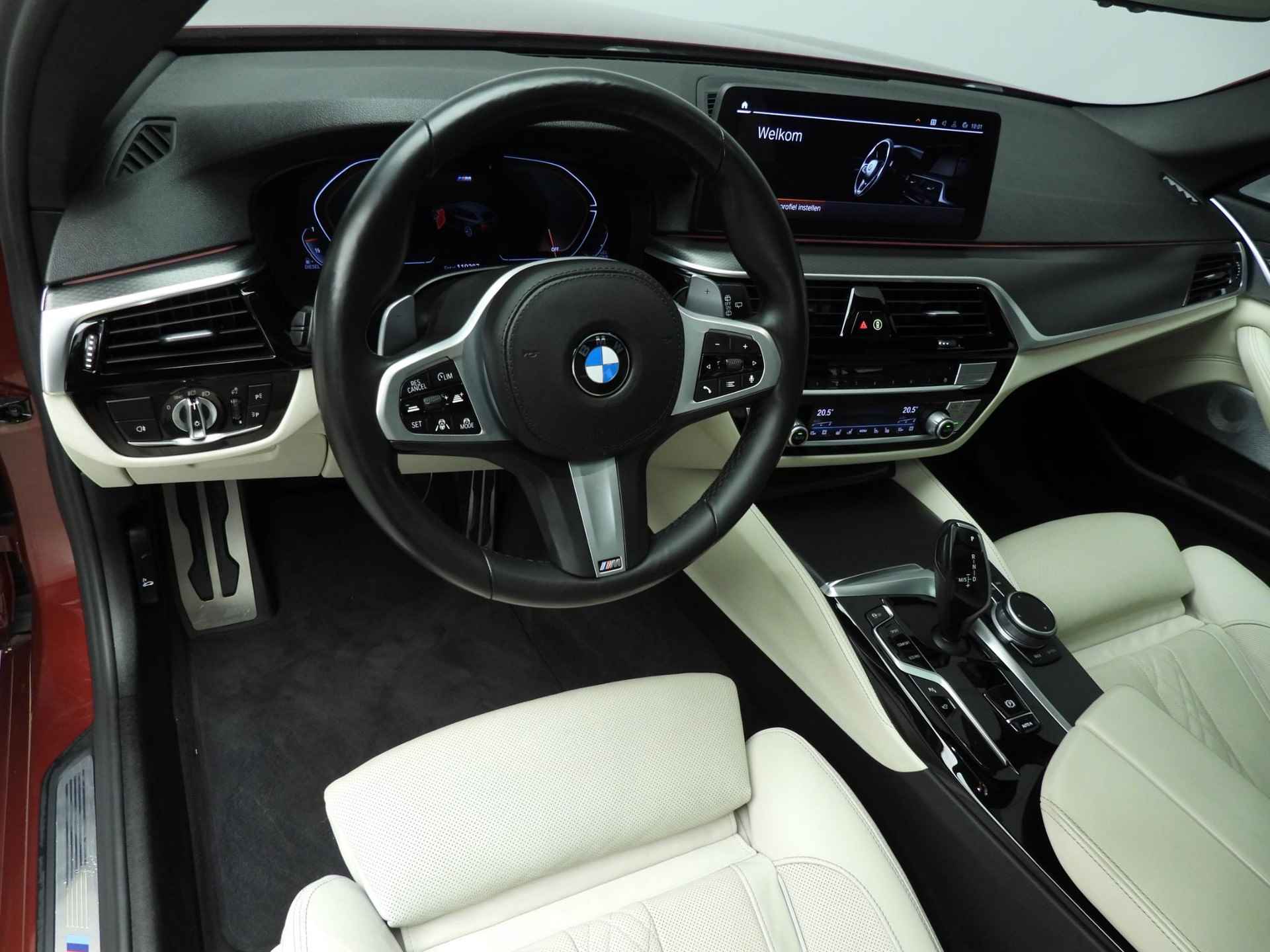 BMW 5 Serie Touring 540d xDrive | M-Sportpakket | Laserlicht | Leder | Navigatie | Schuifdak | Trekhaak | DAB | Bowers & Wilkins sound | Alu 20 inch - 7/53