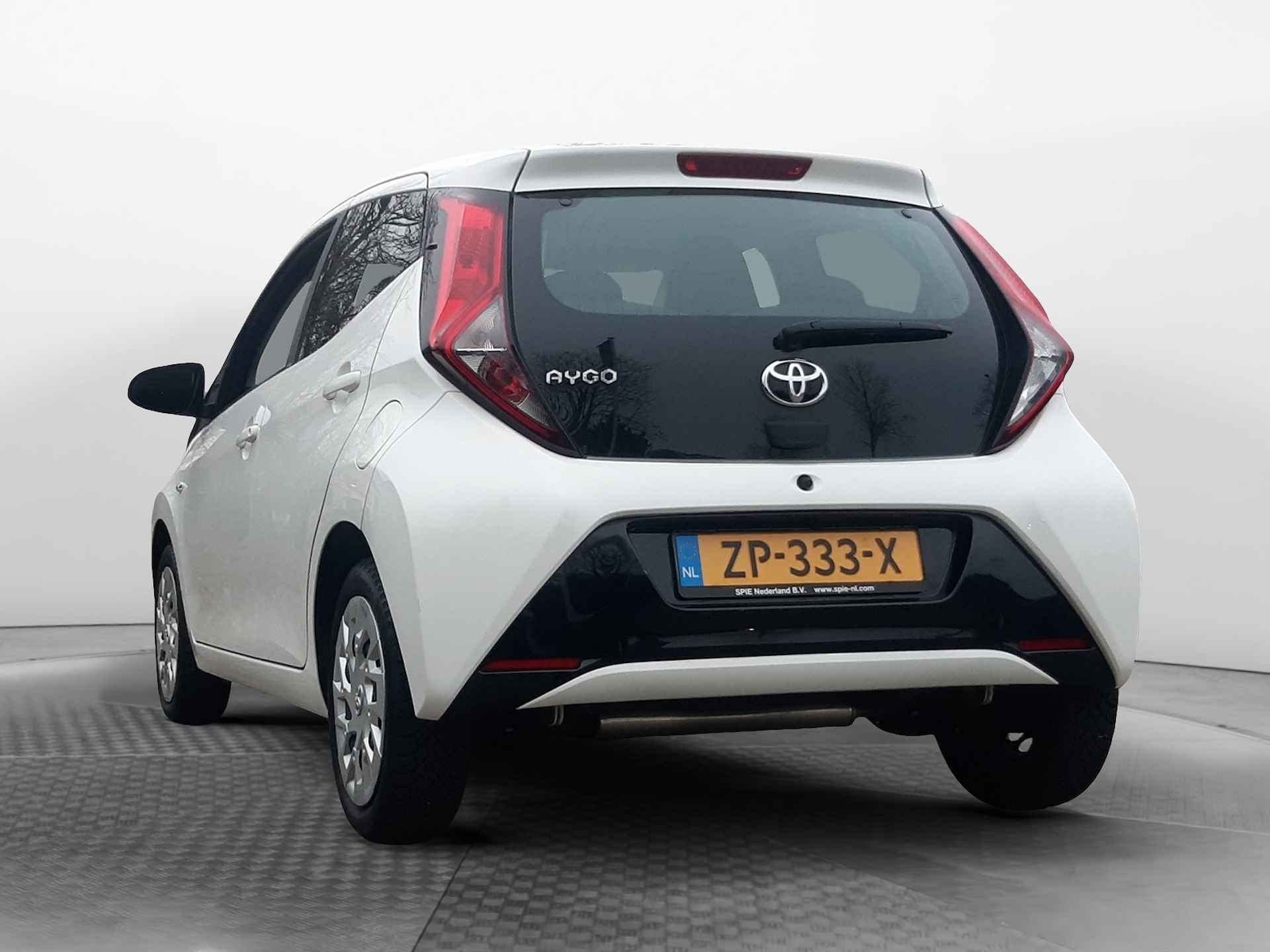 Toyota Aygo 1.0 VVT-i x-play (73 PK) 1e Eig, Keurig-Onderh, 12-Mnd-BOVAG, NL-Auto, Navigatie/Apple-Carplay/Android-Auto, Cruisecontrol, Achteruitrijcamera, Airco, Hill-Hold, Privacy-Glas - 30/36