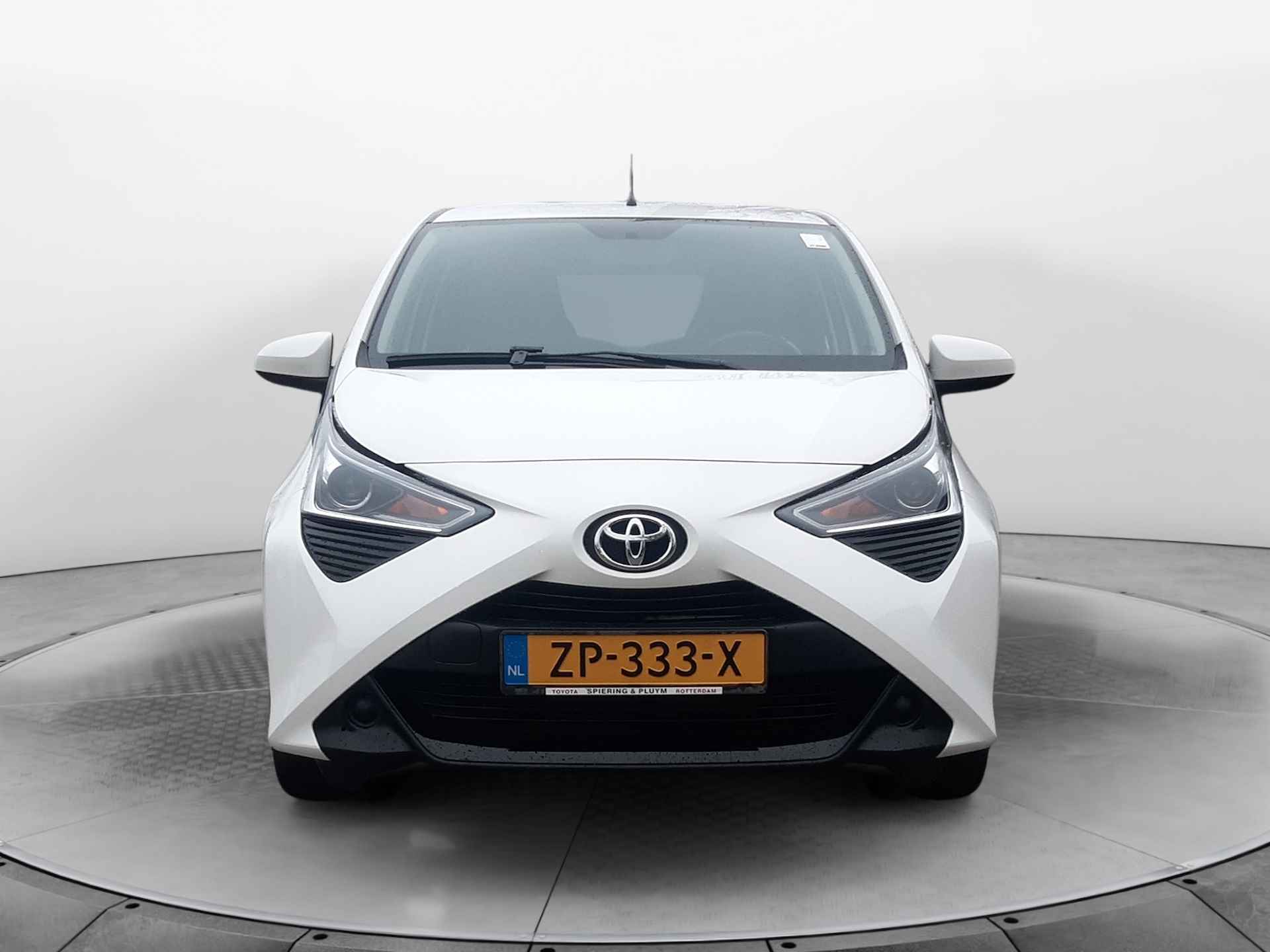 Toyota Aygo 1.0 VVT-i x-play (73 PK) 1e Eig, Keurig-Onderh, 12-Mnd-BOVAG, NL-Auto, Navigatie/Apple-Carplay/Android-Auto, Cruisecontrol, Achteruitrijcamera, Airco, Hill-Hold, Privacy-Glas - 33/36