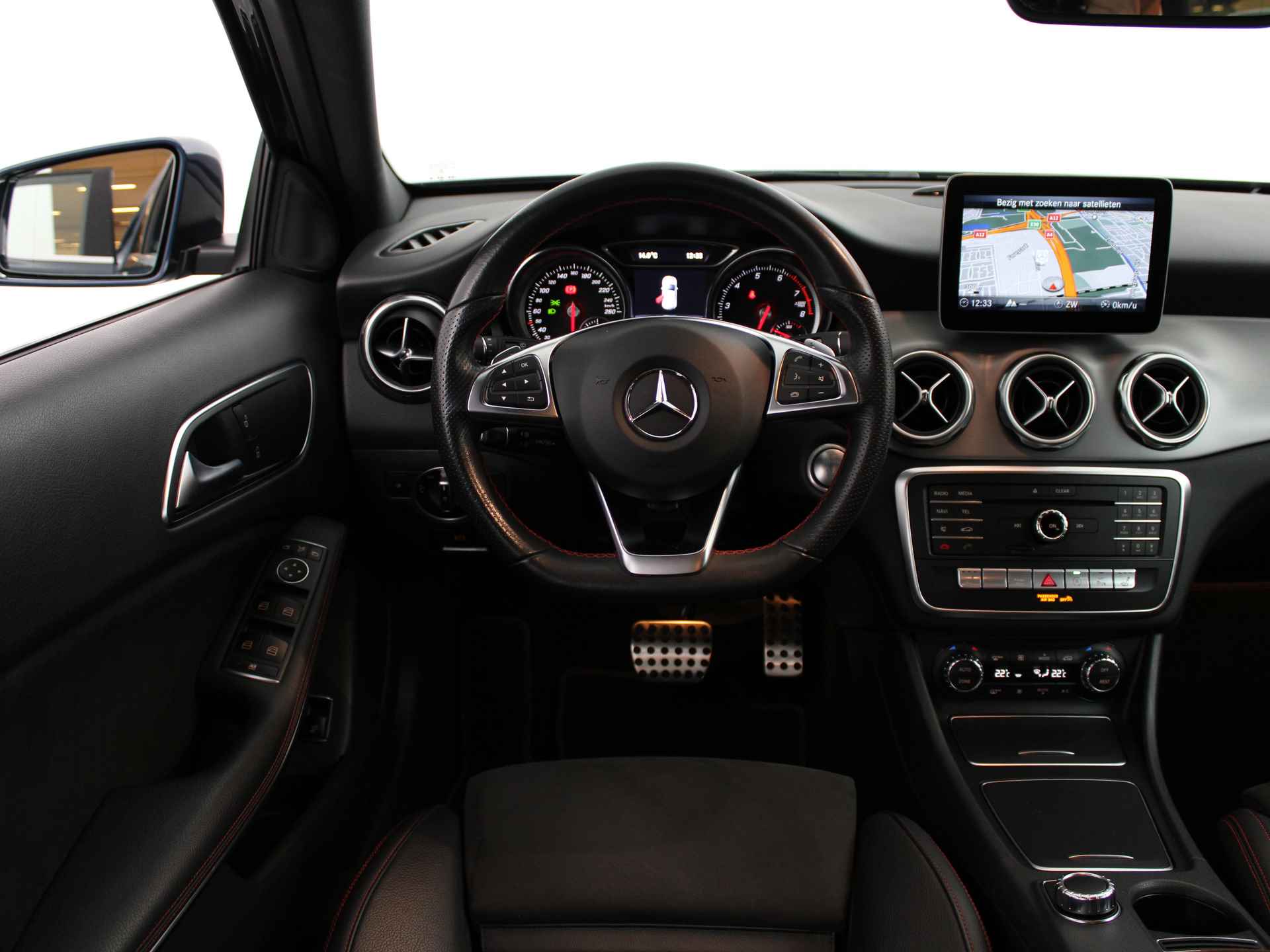 Mercedes-Benz GLA 180 Business Solution AMG | Navigatie | Camera | Climate Control | Stoelverwarming | Parkeersensoren | - 6/44