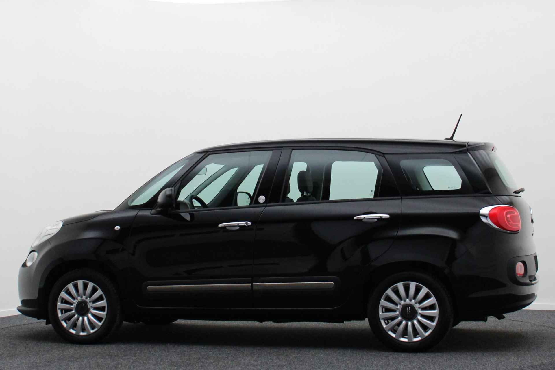 Fiat 500L Living 0.9 TwinAir Easy 7-Persoons, Airco, Cruise, Navigatie, Bluetooth, Start/Stop, 16'' - 16/41