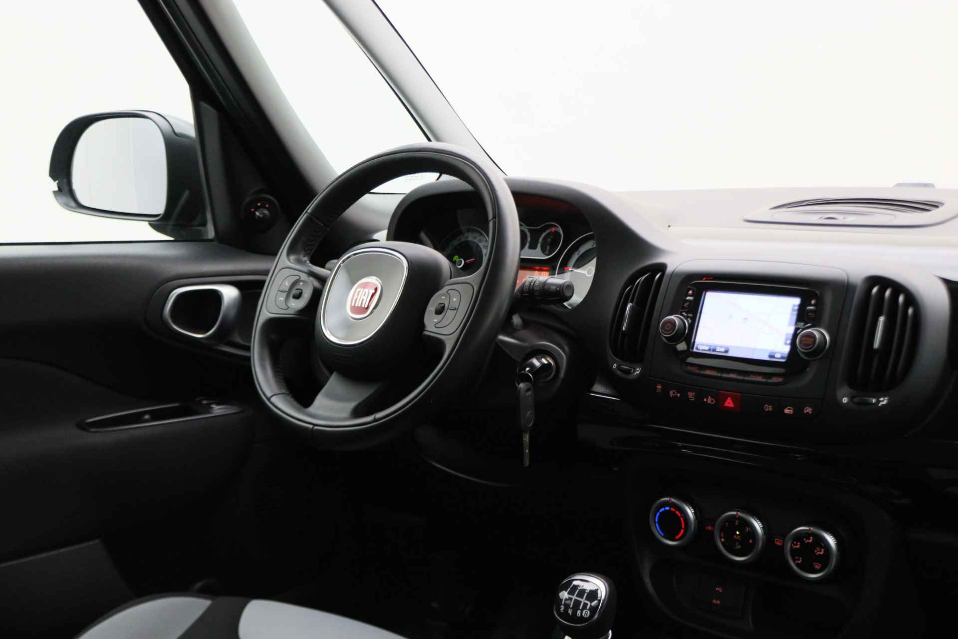 Fiat 500L Living 0.9 TwinAir Easy 7-Persoons, Airco, Cruise, Navigatie, Bluetooth, Start/Stop, 16'' - 25/41