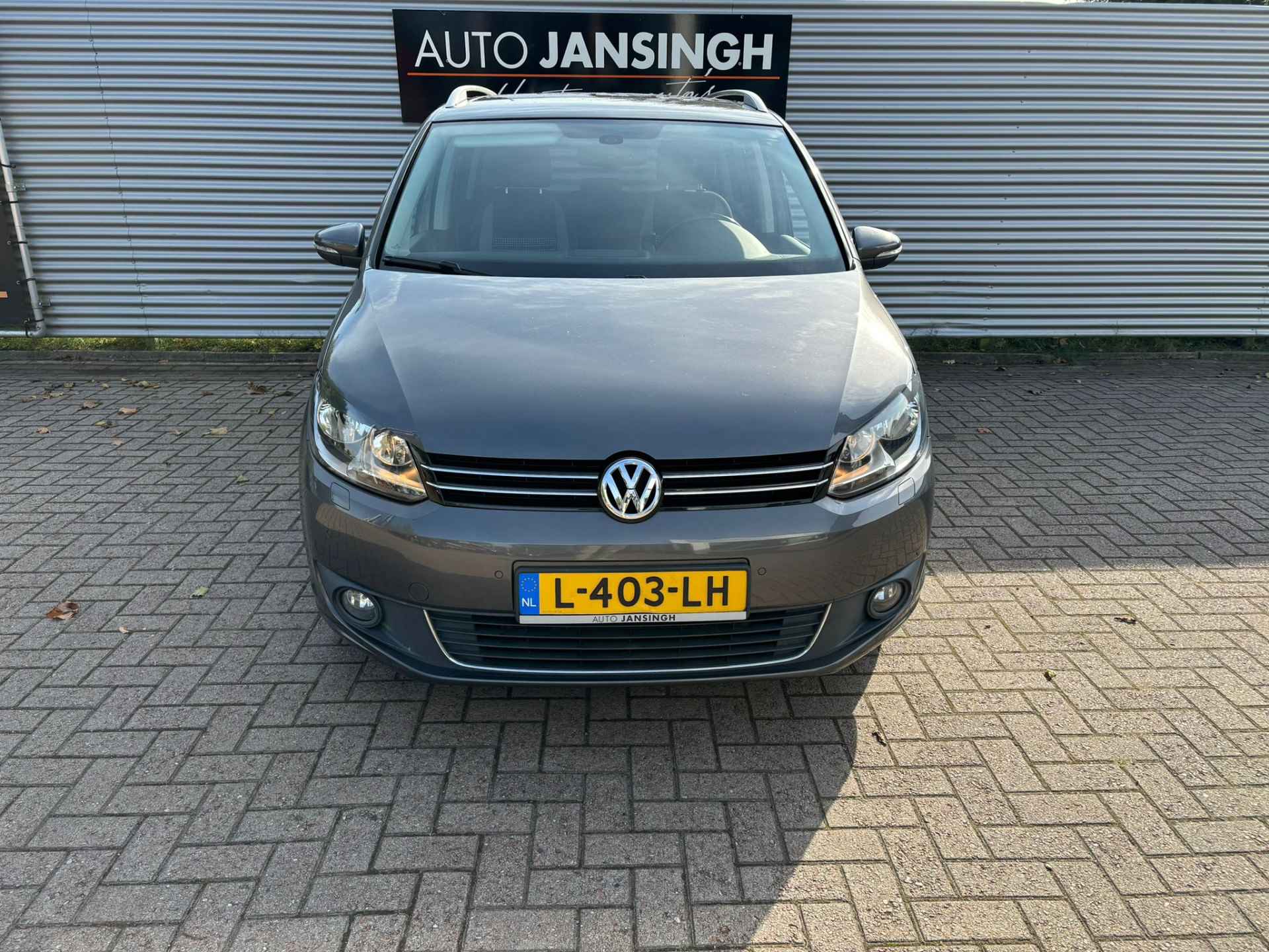 Volkswagen Touran 1.2 TSI Life BlueMotion | Clima | Cruise control | LM Velgen | Trekhaak |  PDC achter | Privacy glas | Stoelverwarming | RIJKLAARPRIJS INCL 12 MAANDEN GARANTIE EN BEURT - 7/18