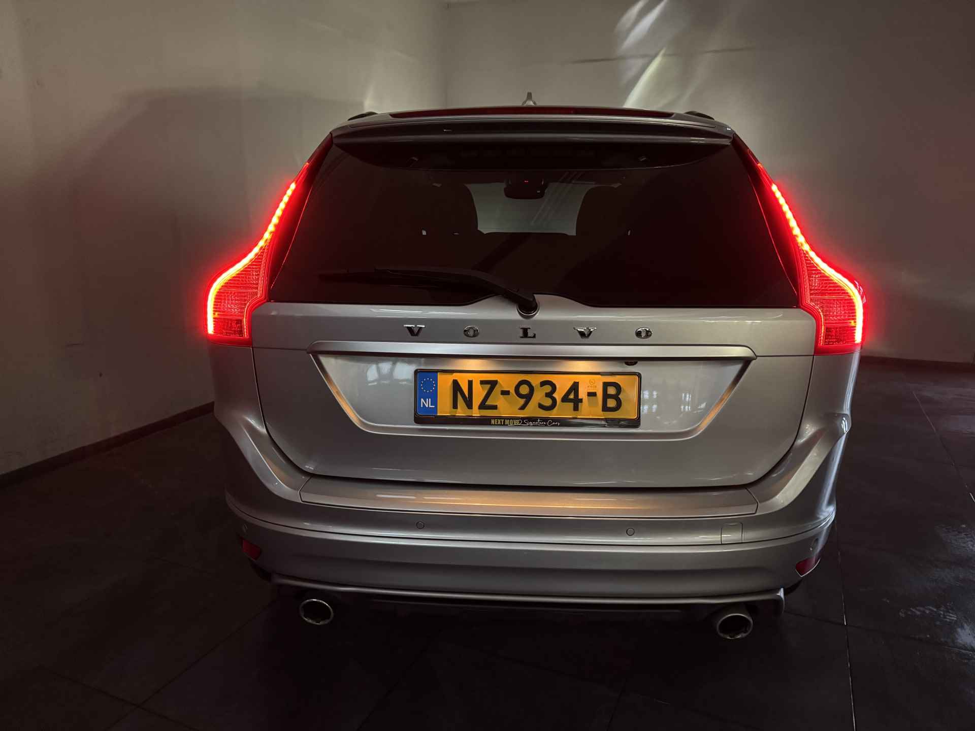 Volvo XC60 2.0 D4 FWD R-Design ✅ Panoramadak ✅ R-Design ✅ Harman/Kardon ✅ Trekhaak ✅ Stoelverwarming ✅ Adaptive Cruise Control ✅ Stuurverwarming ✅ - 26/82