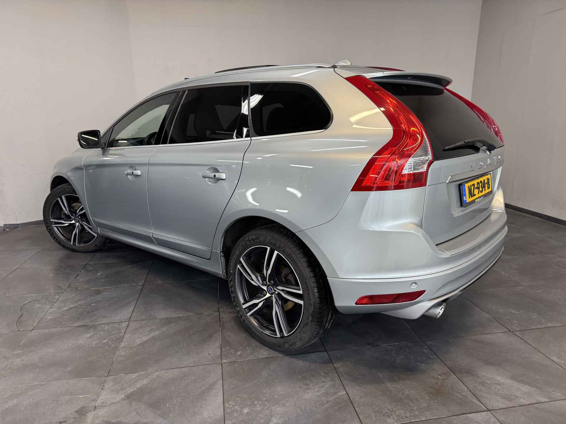 Volvo XC60 2.0 D4 FWD R-Design ✅ Panoramadak ✅ R-Design ✅ Harman/Kardon ✅ Trekhaak ✅ Stoelverwarming ✅ Adaptive Cruise Control ✅ Stuurverwarming ✅ - 68/82