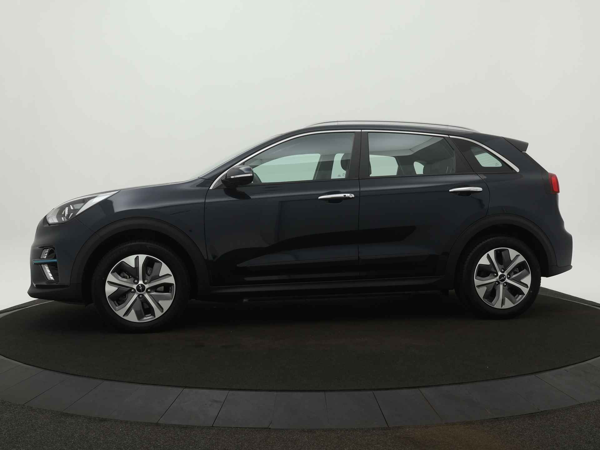 Kia e-Niro DynamicLine 64 kWh *€2000 Subsidie beschikbaar* - Apple CarPlay/Android Auto - Adaptieve Cruise Control - Navigatie - Fabrieksgarantie tot 05-2029 - 4/45