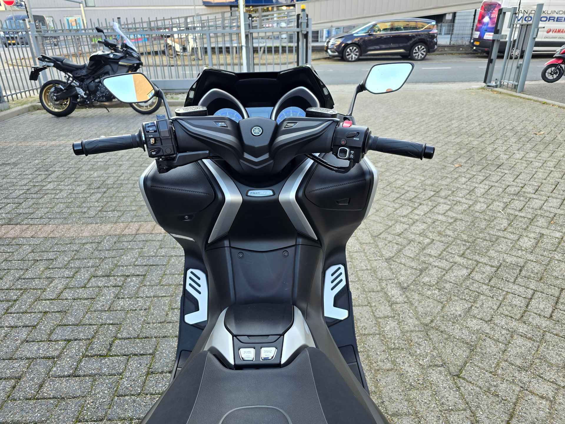 Yamaha TMAX 530 SX - 13/26