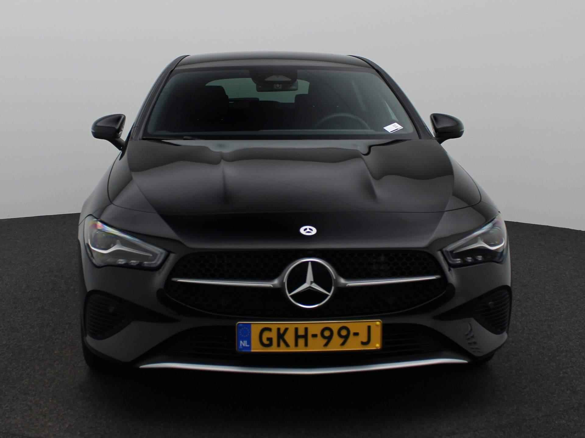 Mercedes-Benz CLA-klasse Shooting Brake 250 e Star Edition | HALF LEDER INTERIEUR | ACHTERUITRIJCAMERA | WIDESCREEN NAVIGATIE | PARK DISTANCE CONTROL VOOR EN ACHTER | CLIMATE CONTROL | STOELVERWARMING | - 3/46