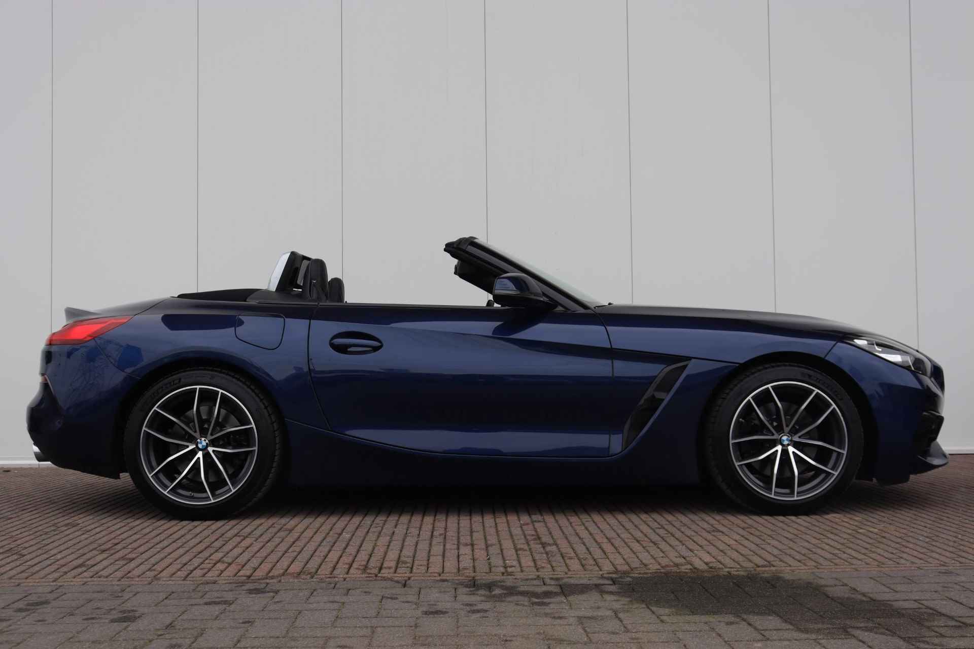 BMW Z4 Roadster sDrive20i High Executive Hifi System / M-Sportstoelen / 18"V-Spaak Bi-colour Orbit Grey / Lendesteun / M-Sportstuurwiel / Adaptieve Led Koplampen - 4/34