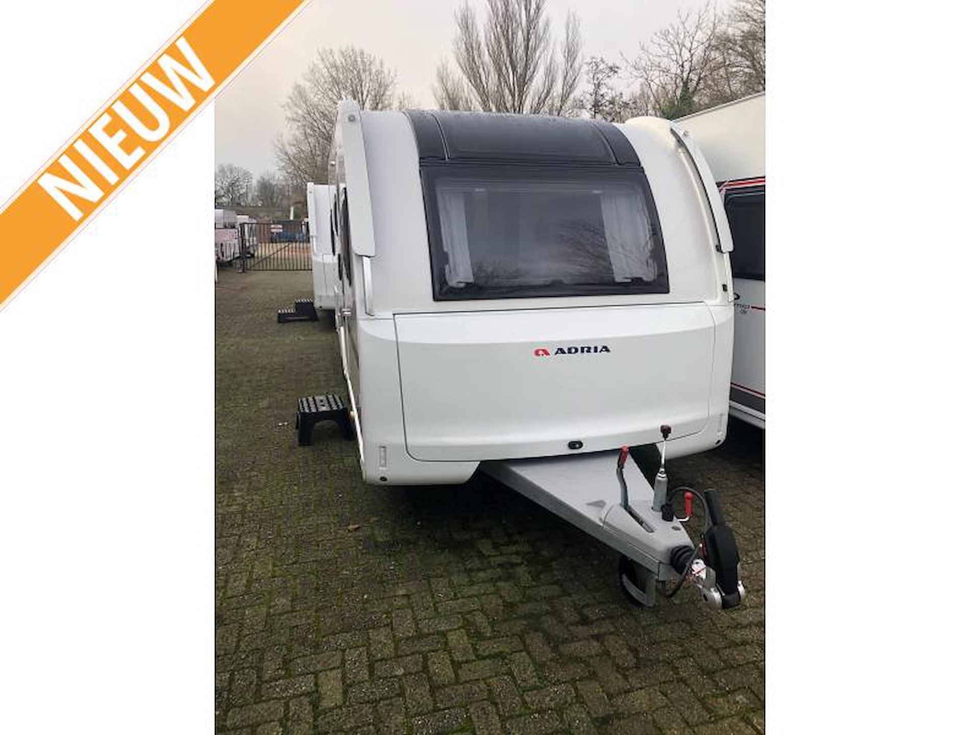 Adria Adora 542 UL 3000 euro cash back