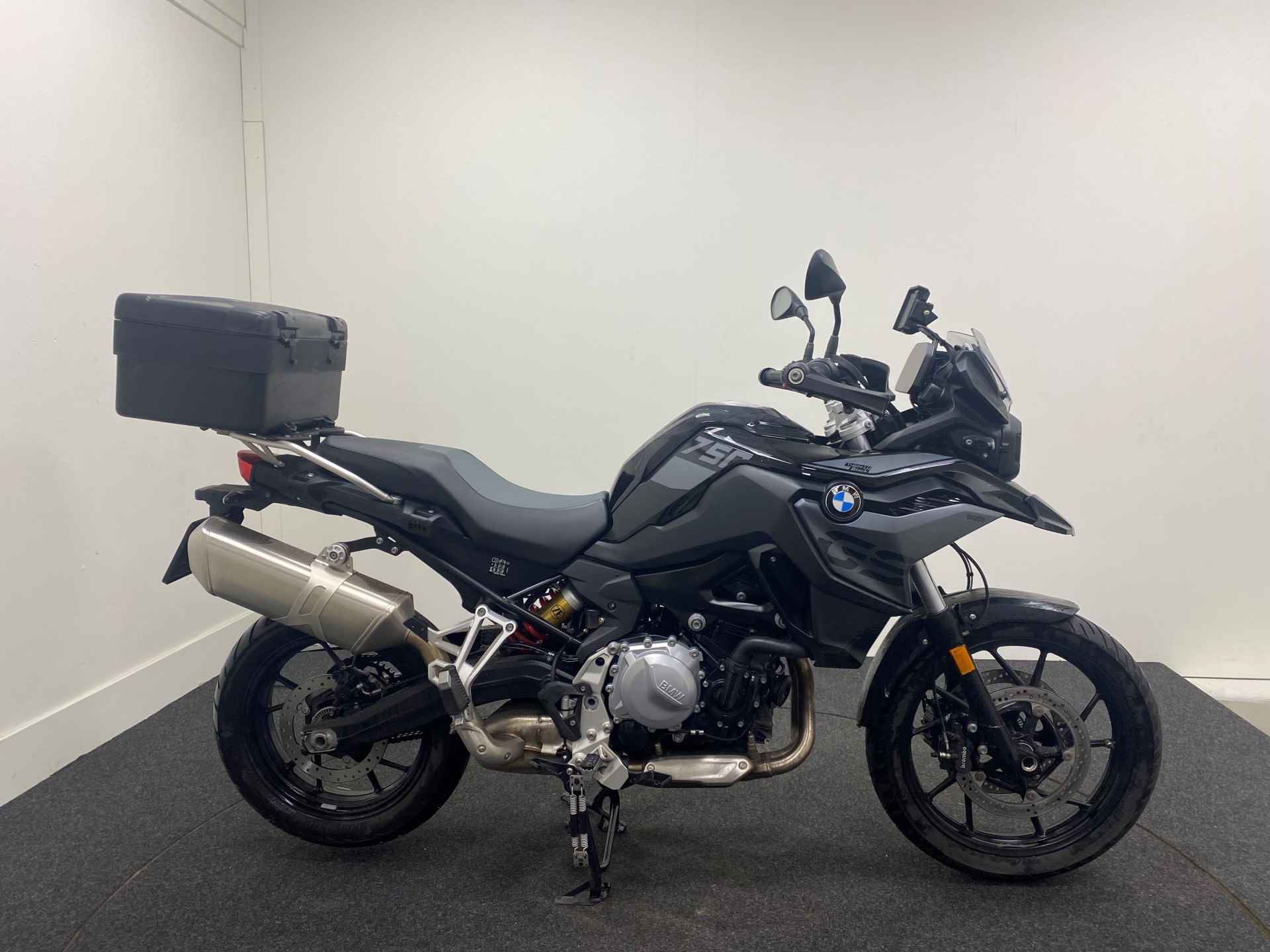 BMW F 750 GS Triple Black Full Option Top Koffer - 3/16