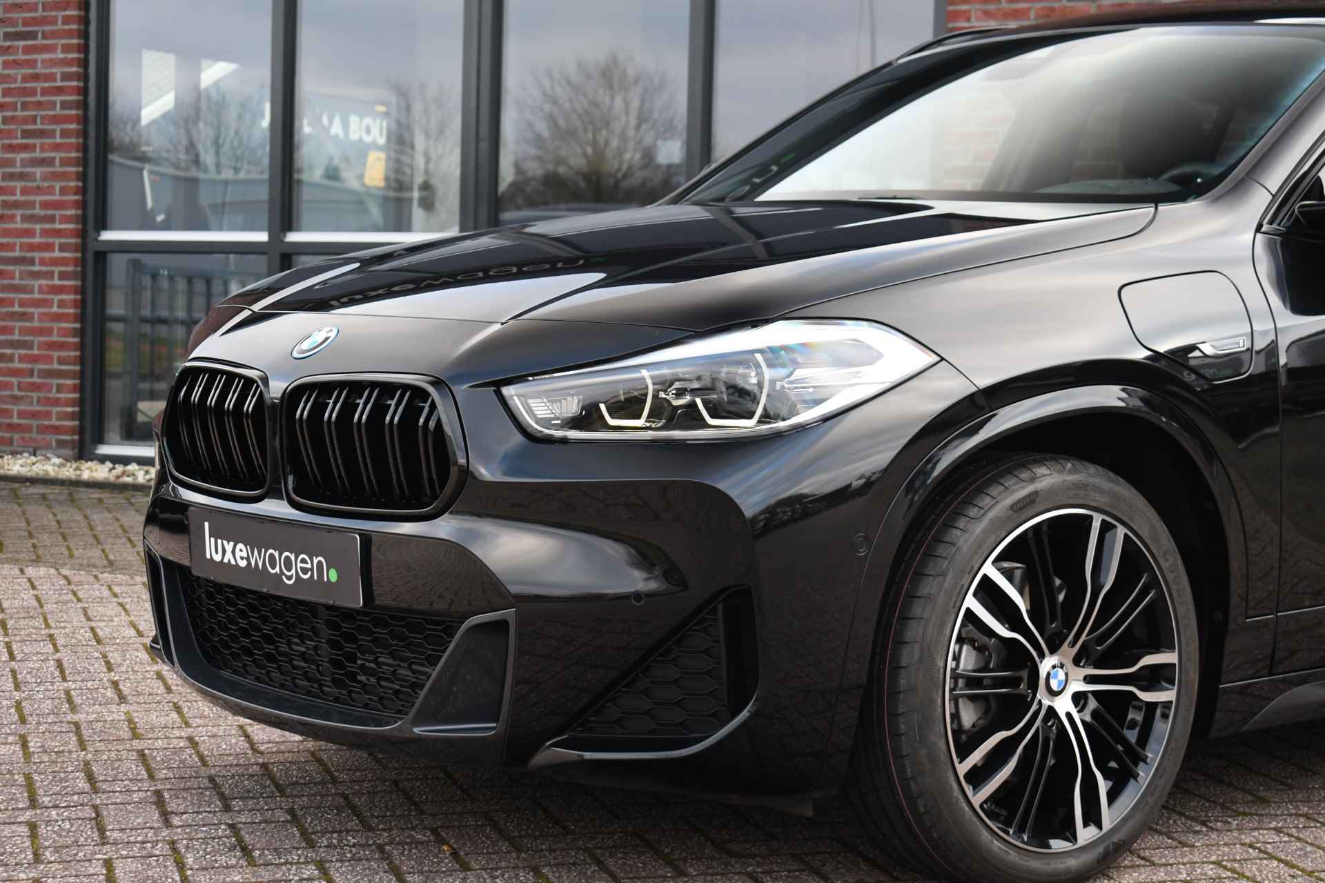 BMW X2 xDrive25e M-Sport 9301km! Pano Adp-LED el-klep stoelverw - 21/80