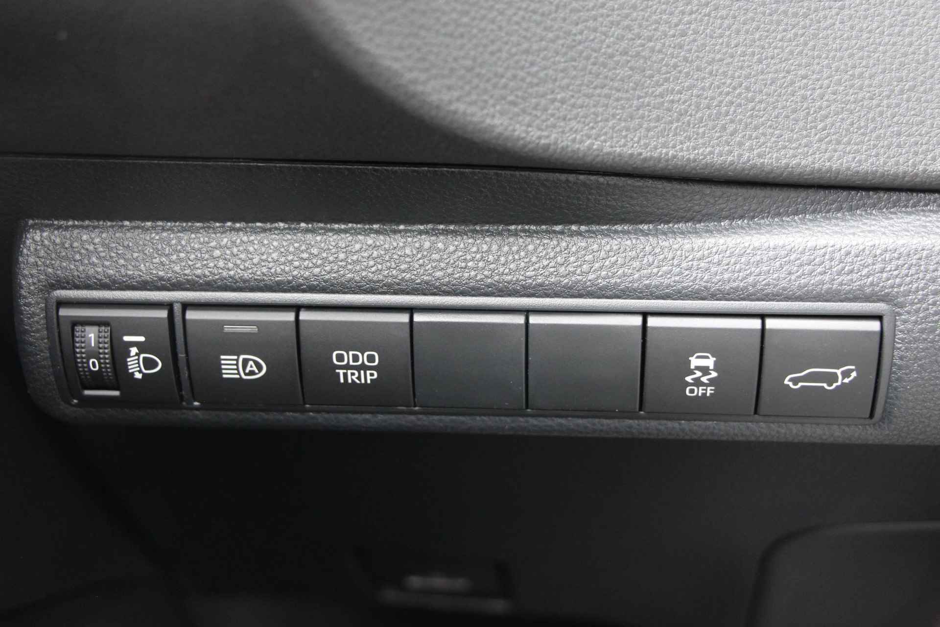 Toyota Corolla Touring Sports 1.8 Hybrid First Edition || NIEUWE AUTO || - 27/40