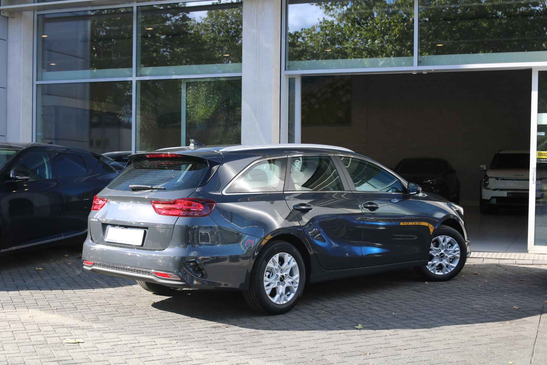 Kia Ceed Sportswagon 1.5 T-GDi DynamicLine | Navi | Camera | Climate Control | Apple Carplay & Android Auto | €4000,- INRUILVOORDEEL! | Nieuw te bestellen | - 10/28