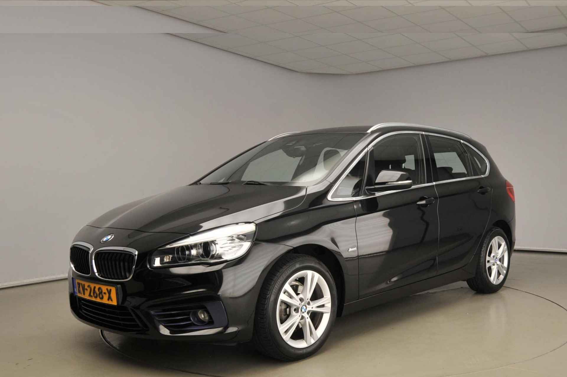 BMW 2 Serie Active Tourer 216i | LED | Navigatie | Sportstoelen | Trekhaak | Chrome line | PDC | Alu 17 inch - 46/46