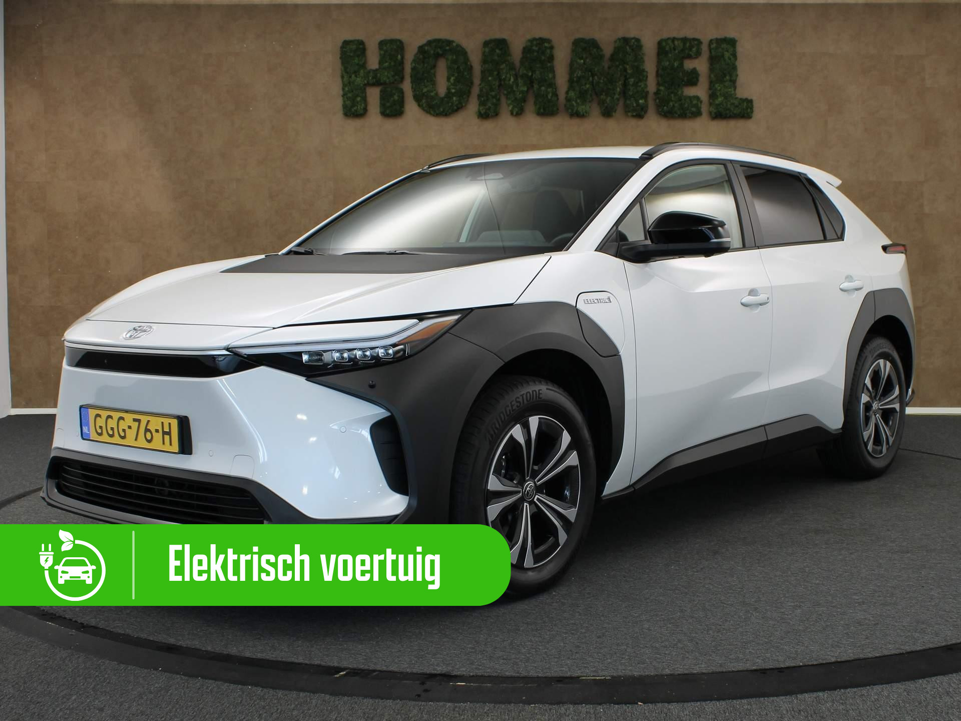 Toyota bZ4X Business 71 kWh 100% ELEKTRISCH - 3 FASE EN SNELLADER - NAVIGATIE - ELEKTRISCHE ACHTERKELP - 360 CAMERA