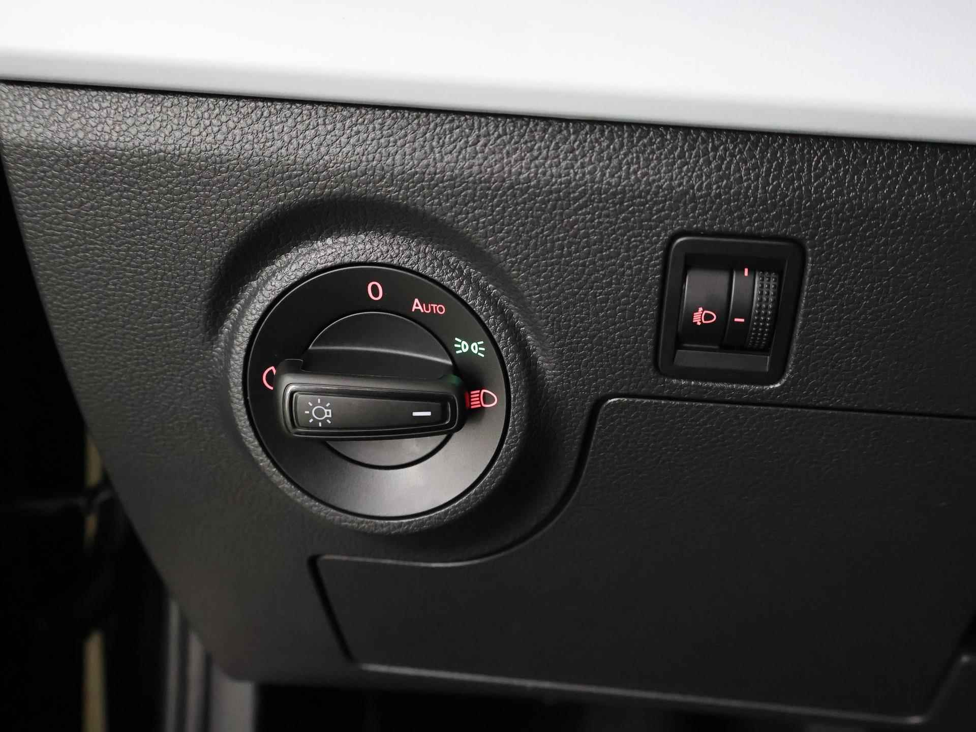 SEAT Arona 1.0 TSI Style | Navigatie | Camera | ClimateControle | Stoelverwarming | PrivacyGlass | Apple Carplay | CruiseControl | PDC | - 35/41