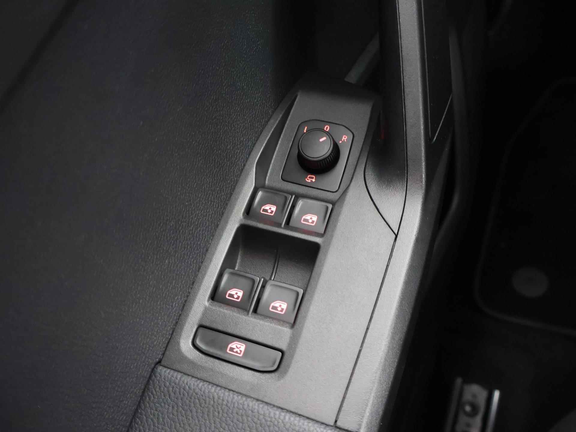SEAT Arona 1.0 TSI Style | Navigatie | Camera | ClimateControle | Stoelverwarming | PrivacyGlass | Apple Carplay | CruiseControl | PDC | - 36/41