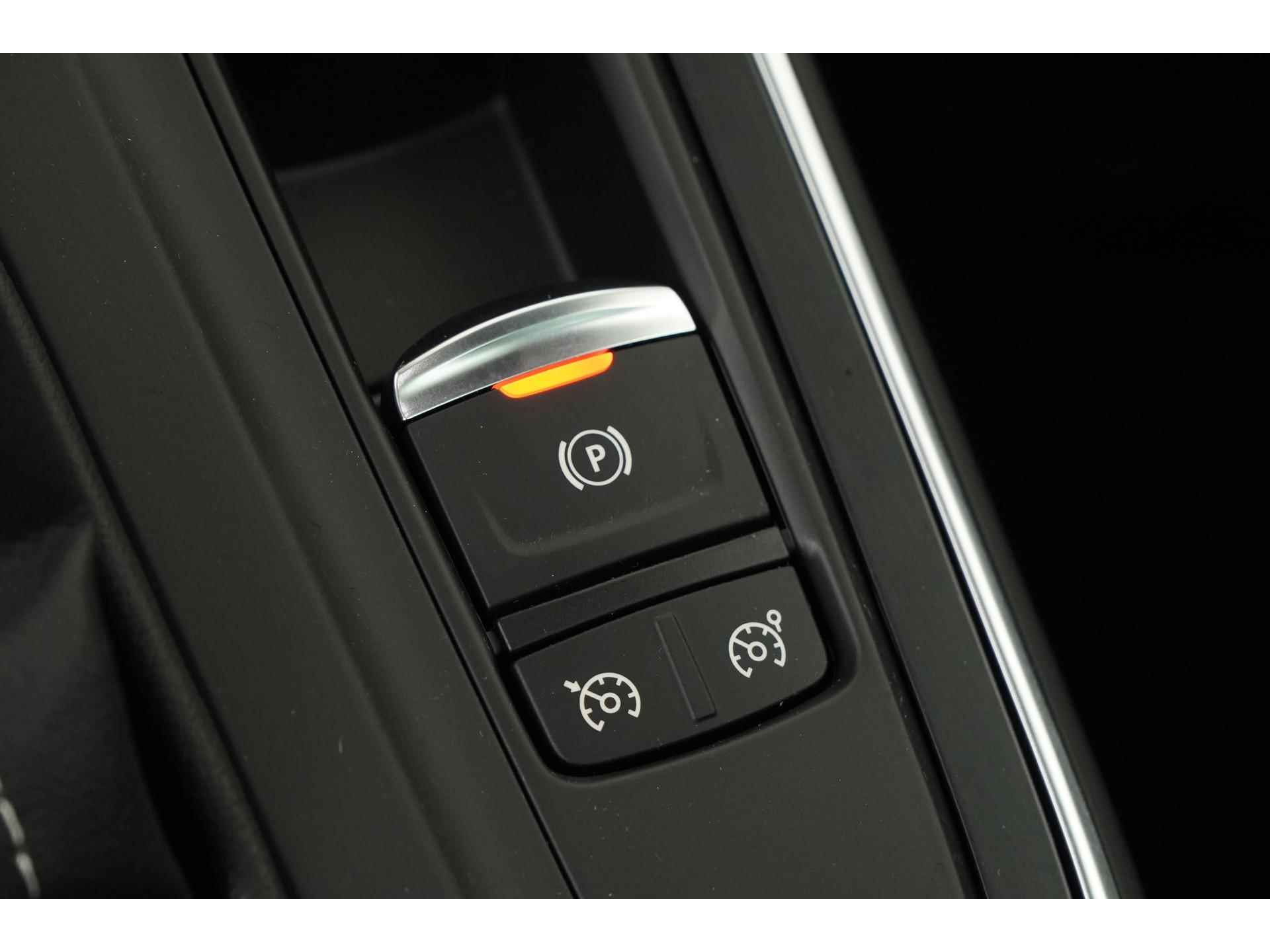 Renault Scénic 1.3 TCe Bose Black Edition | Panoramadak | Leder/Alcantara | Head-up|  Camera |  Zondag Open! - 41/46