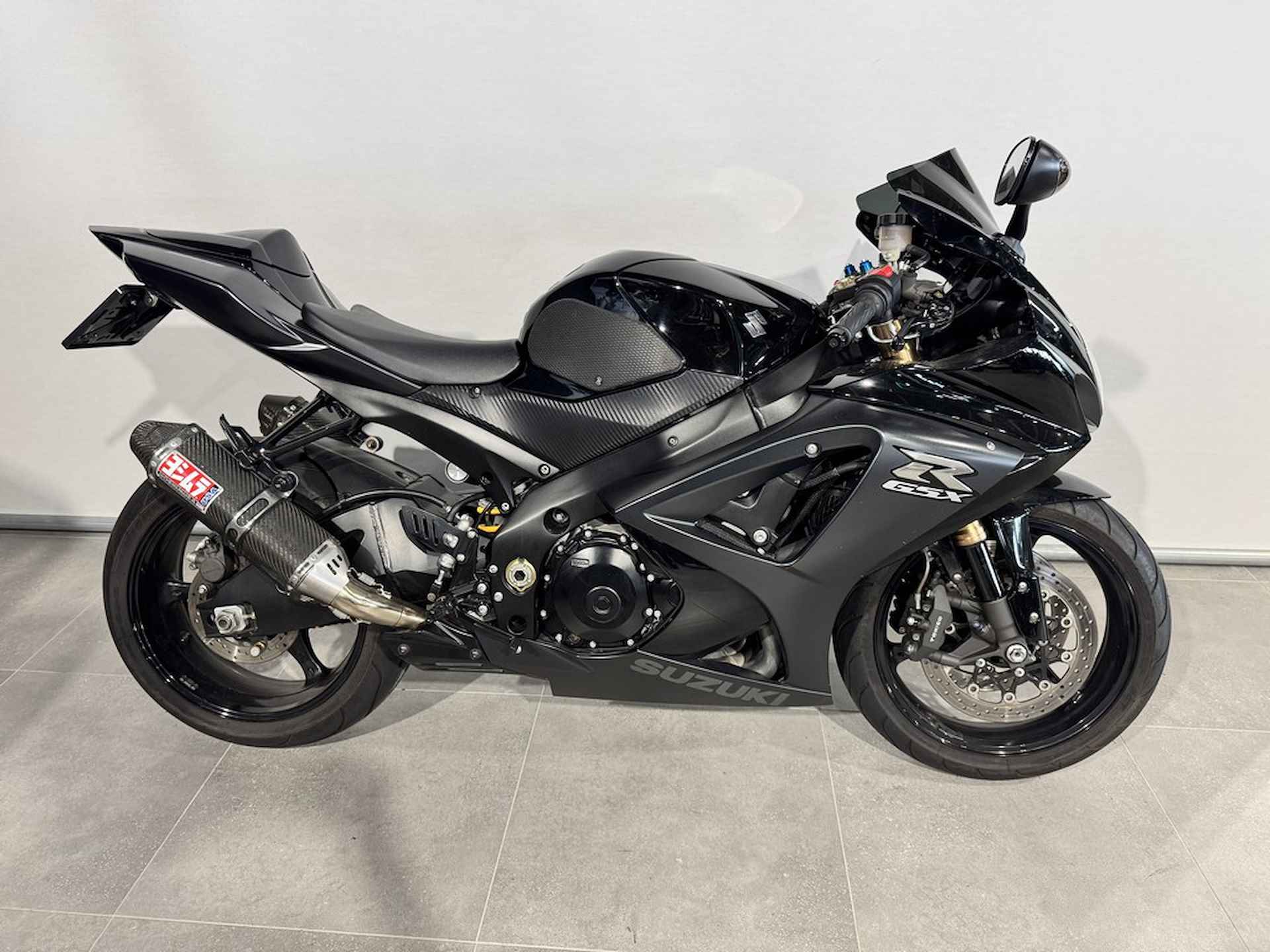 Suzuki GSX-R 1000 - 1/9