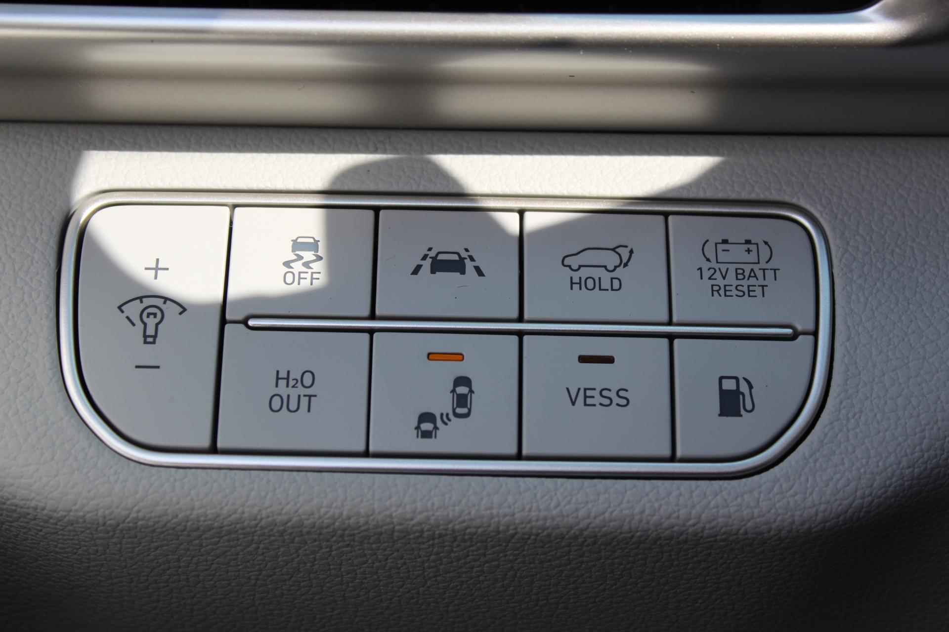 Hyundai NEXO FCEV Plus Pack | Automaat | Climate & Cruise Control | Navi | Schuif & Kanteldak | Stoelverw & Ventilatie | Waterstof | 12% Bijtelling | - 10/55