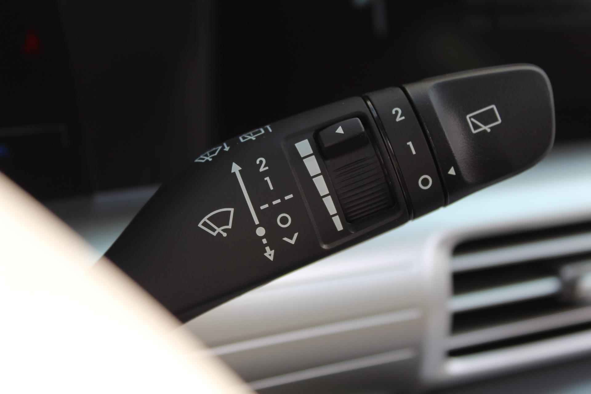 Hyundai NEXO FCEV Plus Pack | Automaat | Climate & Cruise Control | Navi | Schuif & Kanteldak | Stoelverw & Ventilatie | Waterstof | 12% Bijtelling | - 28/55