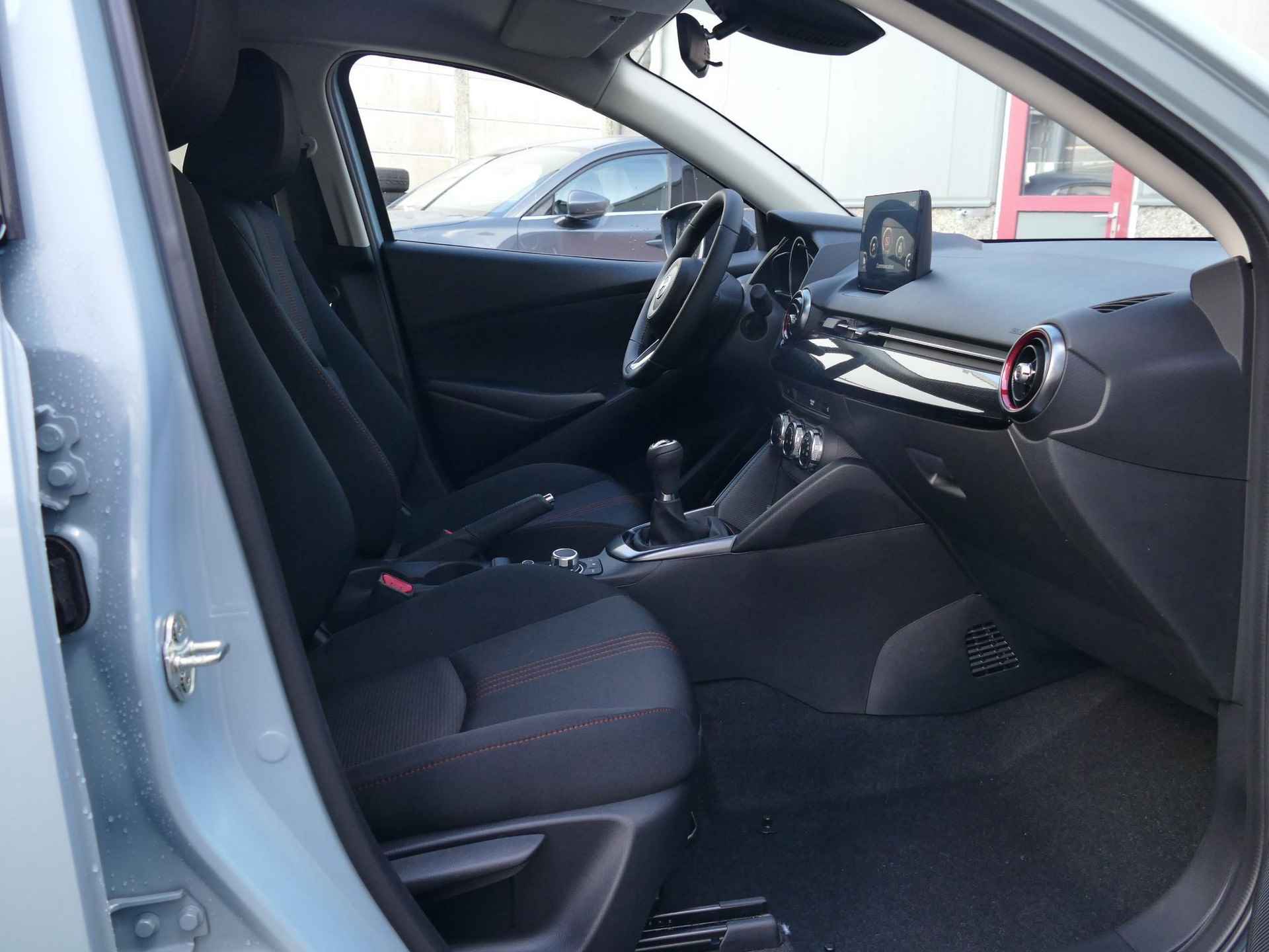 Mazda 2 1.5 e-SkyActiv-G 90 Homura | Registratie Voordeel | Voordeel €2.561,- | RIJKLAARPRIJS! - 7/27