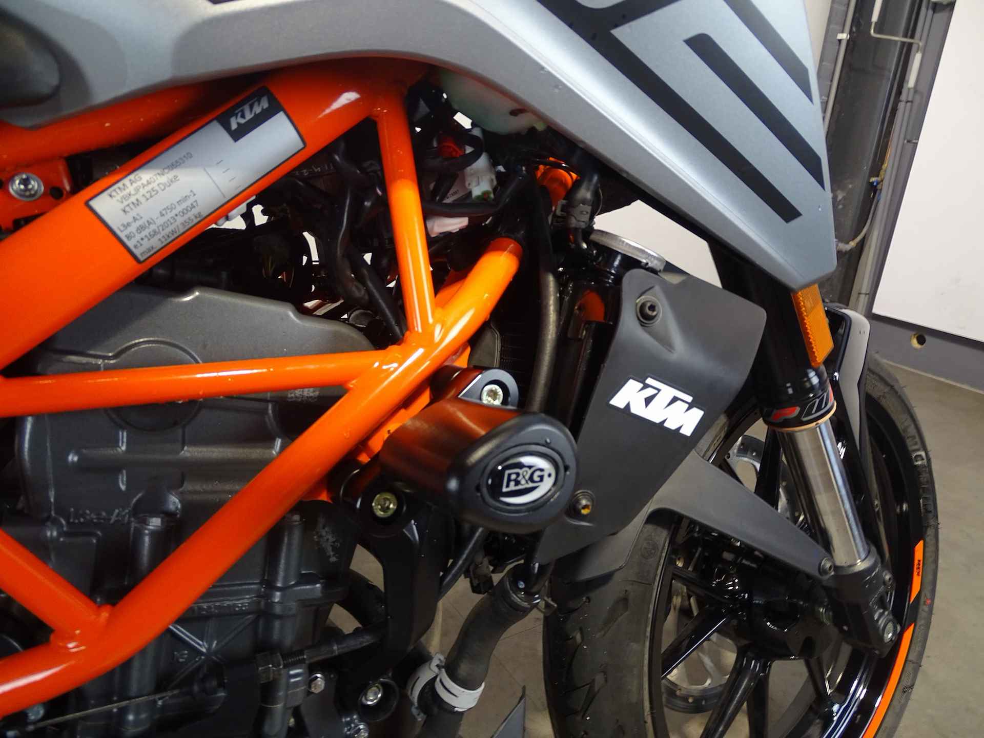 KTM 125 DUKE - 4/8