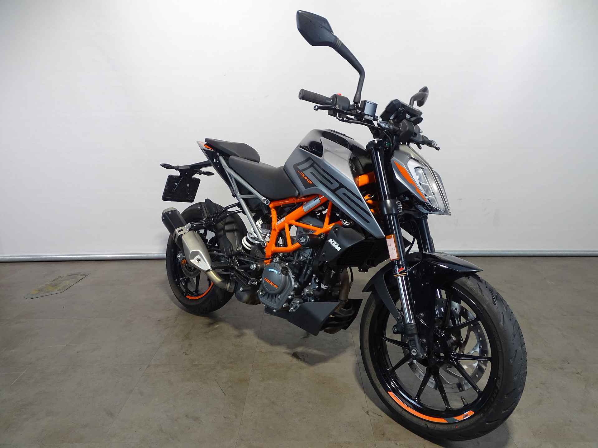 KTM 125 DUKE - 7/8