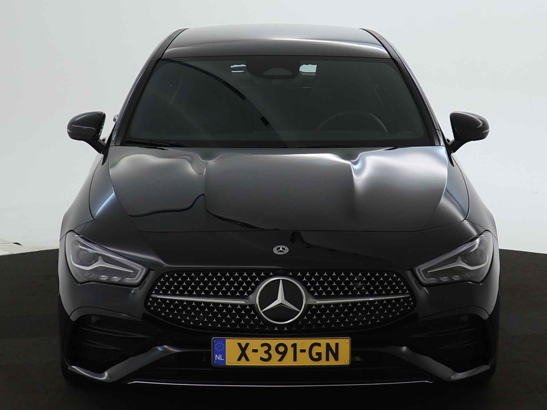 Mercedes-Benz CLA-Klasse Shooting Brake 200 AMG Sportpakket | Keyless Go | Sfeerverlichting | Stoelverwarming | Apple CarPlay | Stoelverwarming | Inclusief 24 maanden MB Certified garantie voor Europa. - 27/45