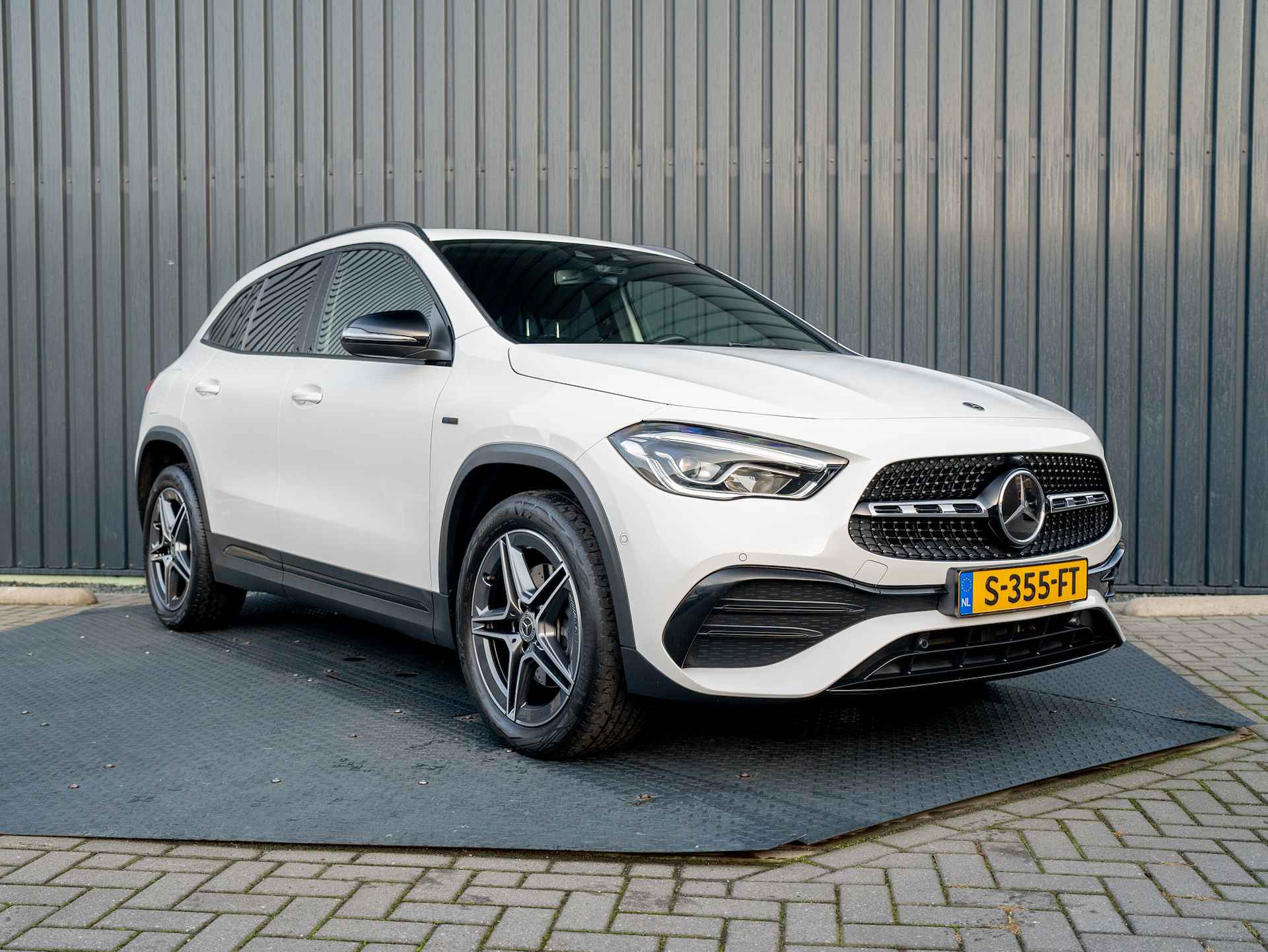 Mercedes-Benz GLA 250e AMG Line | Night pakket | Sfeerverlichting | Camera | Elk A-klep | Prijs Rijklaar!! - 22/53