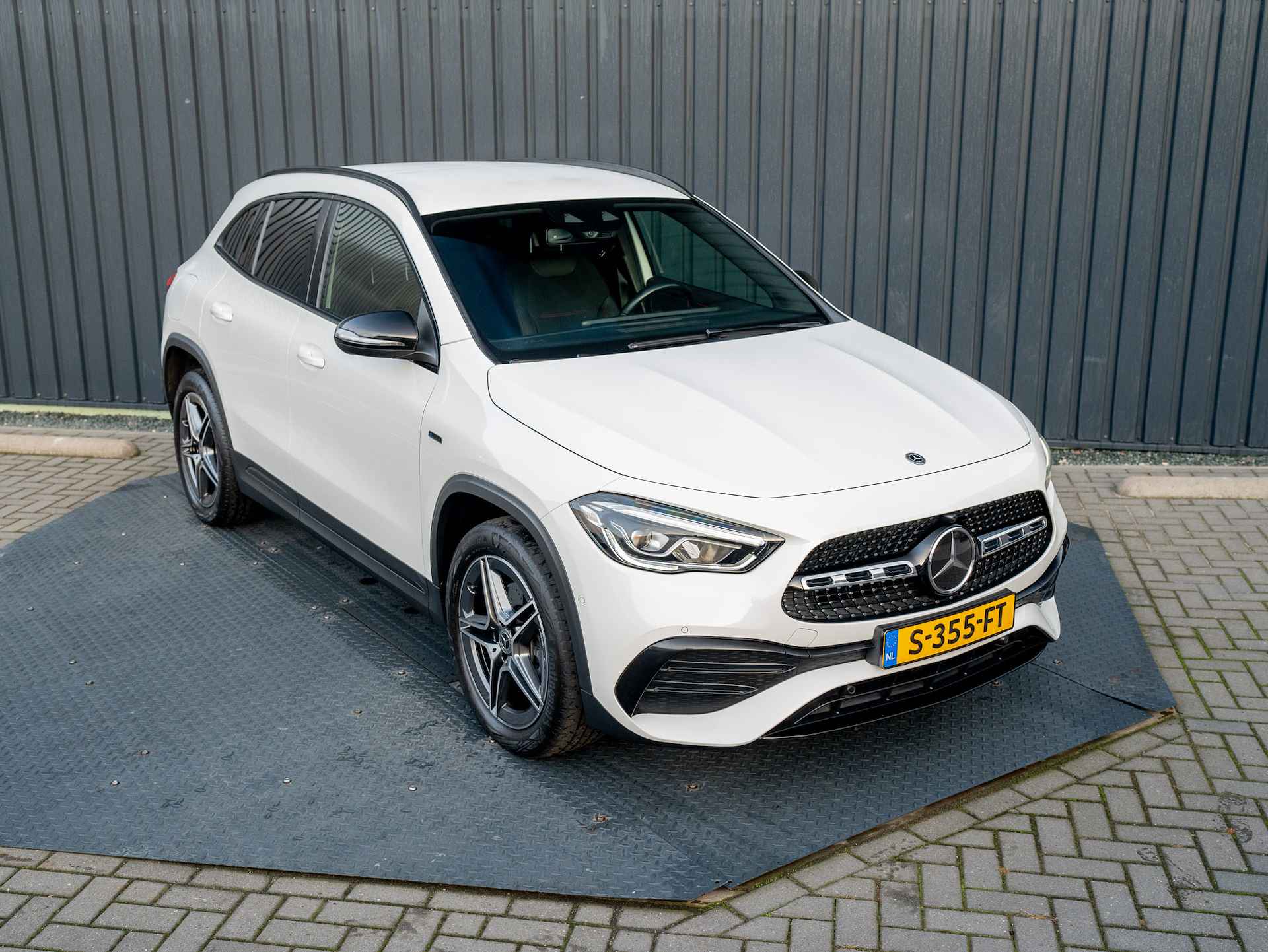 Mercedes-Benz GLA 250e AMG Line | Night pakket | Sfeerverlichting | Camera | Elk A-klep | Prijs Rijklaar!! - 45/53