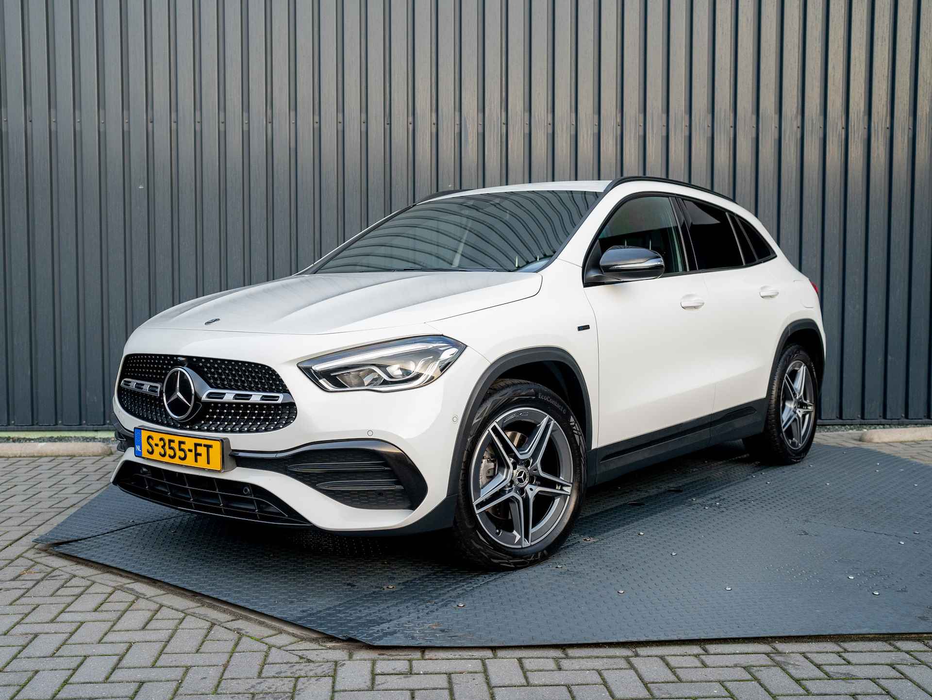 Mercedes-Benz GLA 250e AMG Line | Night pakket | Sfeerverlichting | Camera | Elk A-klep | Prijs Rijklaar!! - 49/53