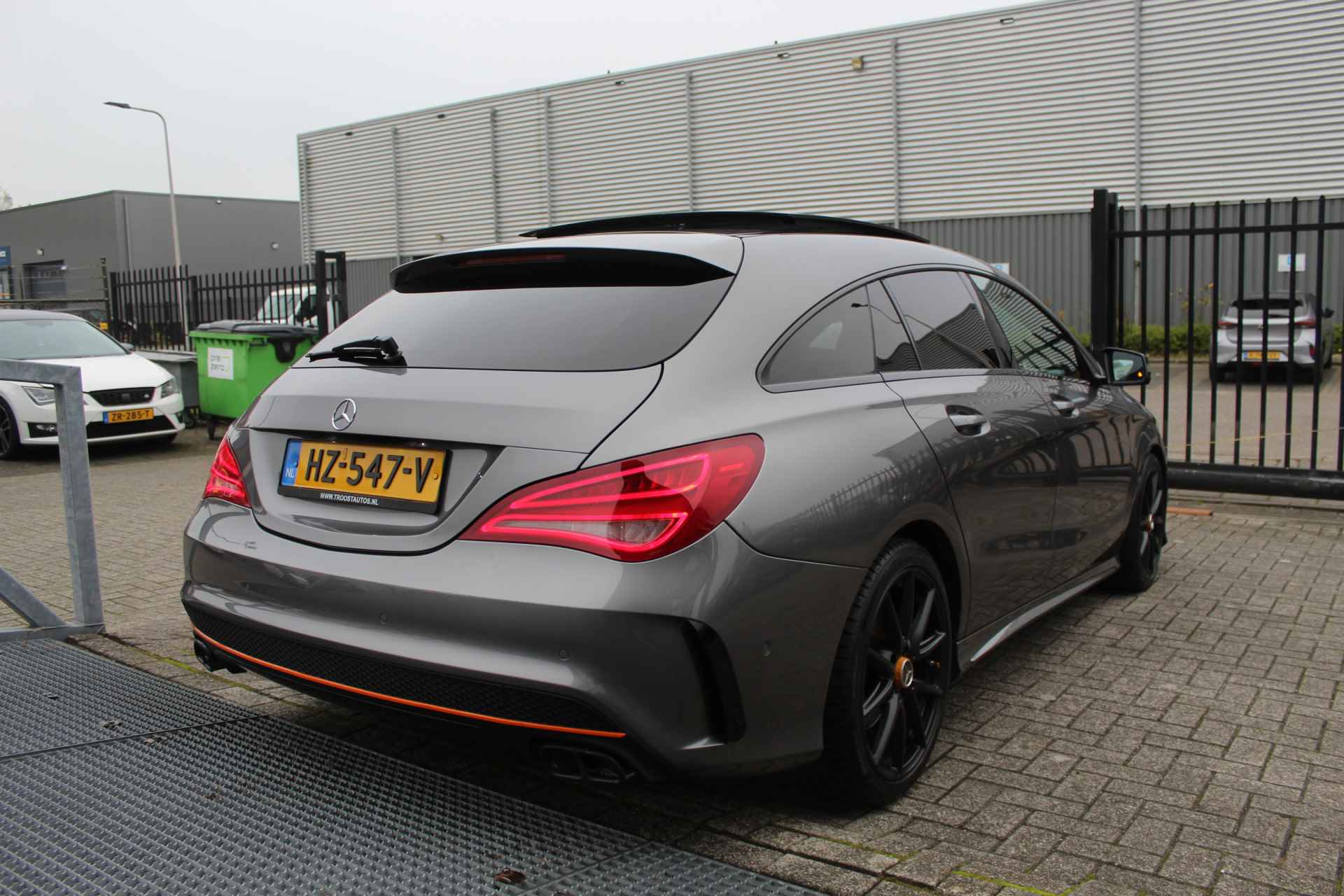 Mercedes-Benz CLA-Klasse Shooting Brake 180 OrangeArt Edition Automaat AMG pakket Panoramadak/Achteruitrijcamera/Navigatie/StoelVerwarming/Cruise control - 11/30