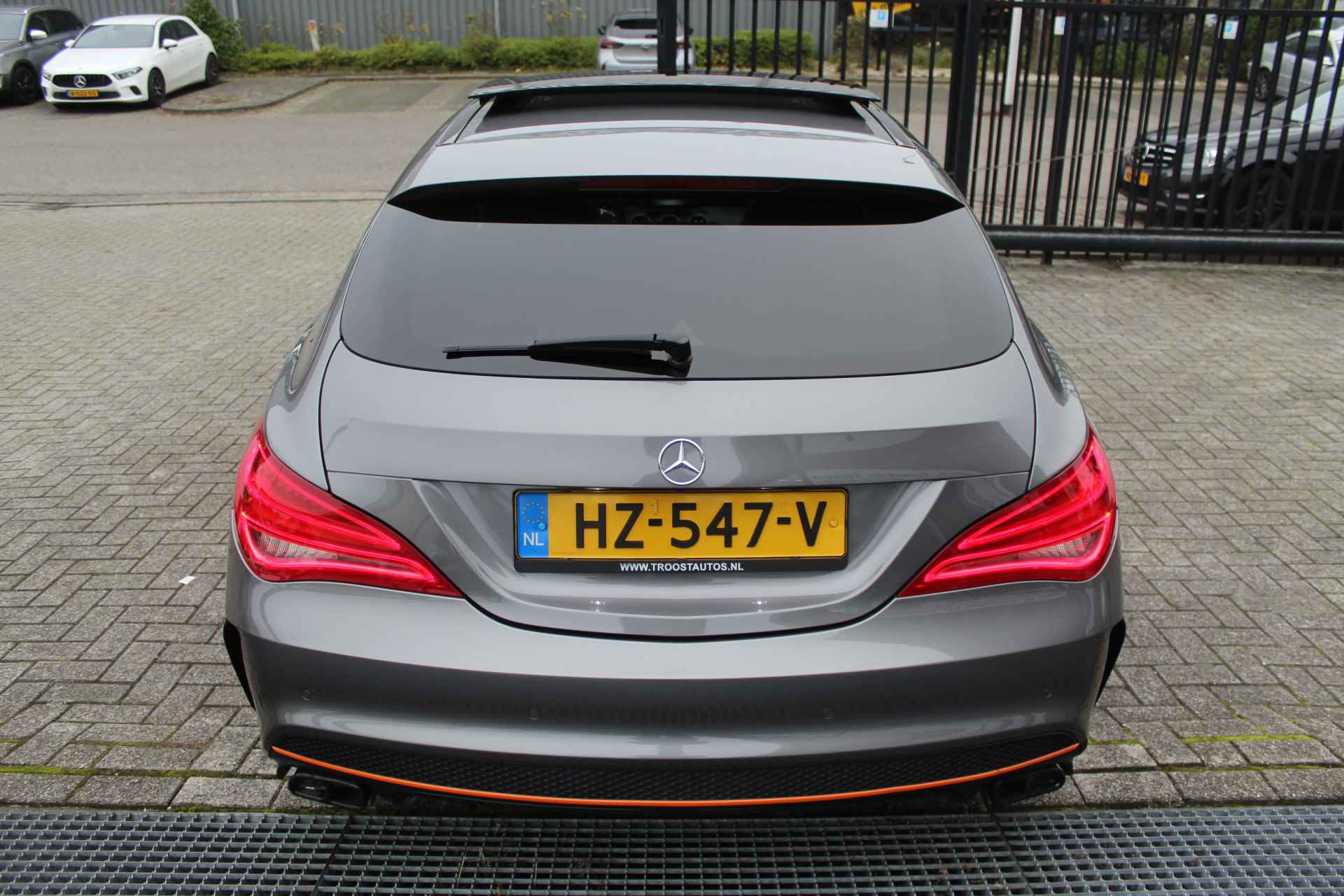 Mercedes-Benz CLA-Klasse Shooting Brake 180 OrangeArt Edition Automaat AMG pakket Panoramadak/Achteruitrijcamera/Navigatie/StoelVerwarming/Cruise control - 12/30