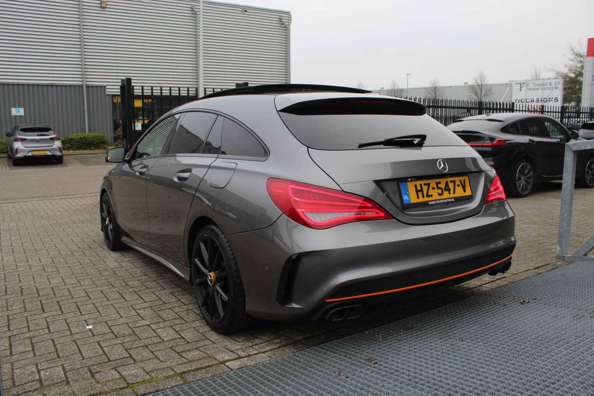 Mercedes-Benz CLA-Klasse Shooting Brake 180 OrangeArt Edition Automaat AMG pakket Panoramadak/Achteruitrijcamera/Navigatie/StoelVerwarming/Cruise control - 13/30