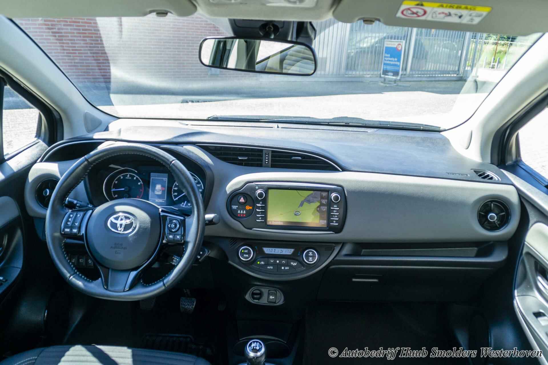 Toyota Yaris 1.0 VVT-i Aspiration met navigatie - 21/53
