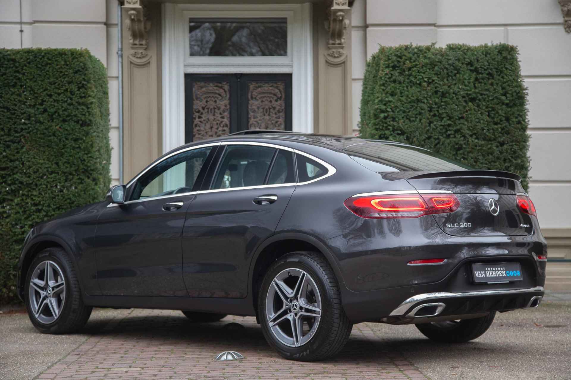 Mercedes-Benz GLC-klasse Coupé 300 4MATIC AMG Pano | 360 Cam | ACC | HUD | Dodehoeksens - 2/55