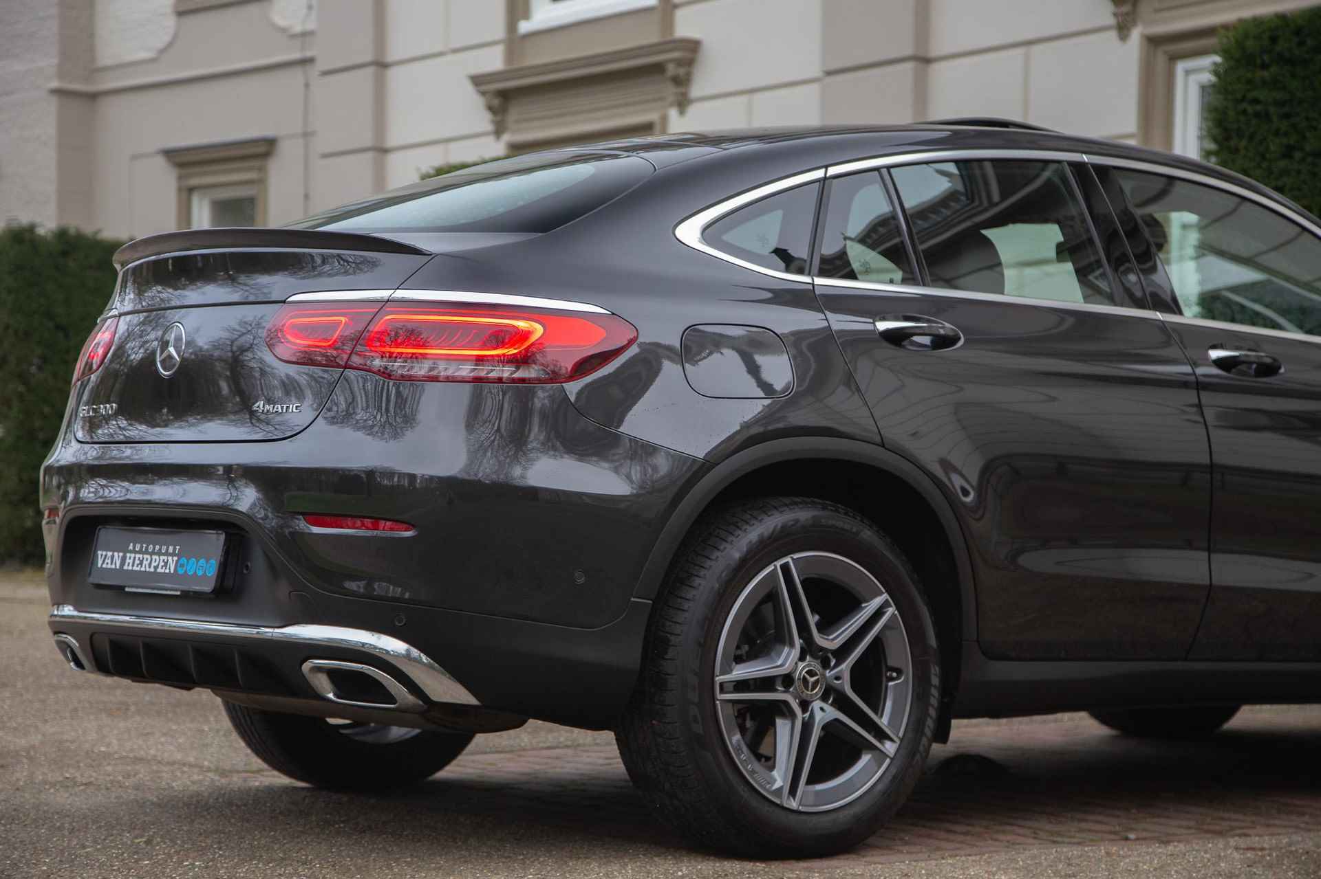 Mercedes-Benz GLC-klasse Coupé 300 4MATIC AMG Pano | 360 Cam | ACC | HUD | Dodehoeksens - 13/55