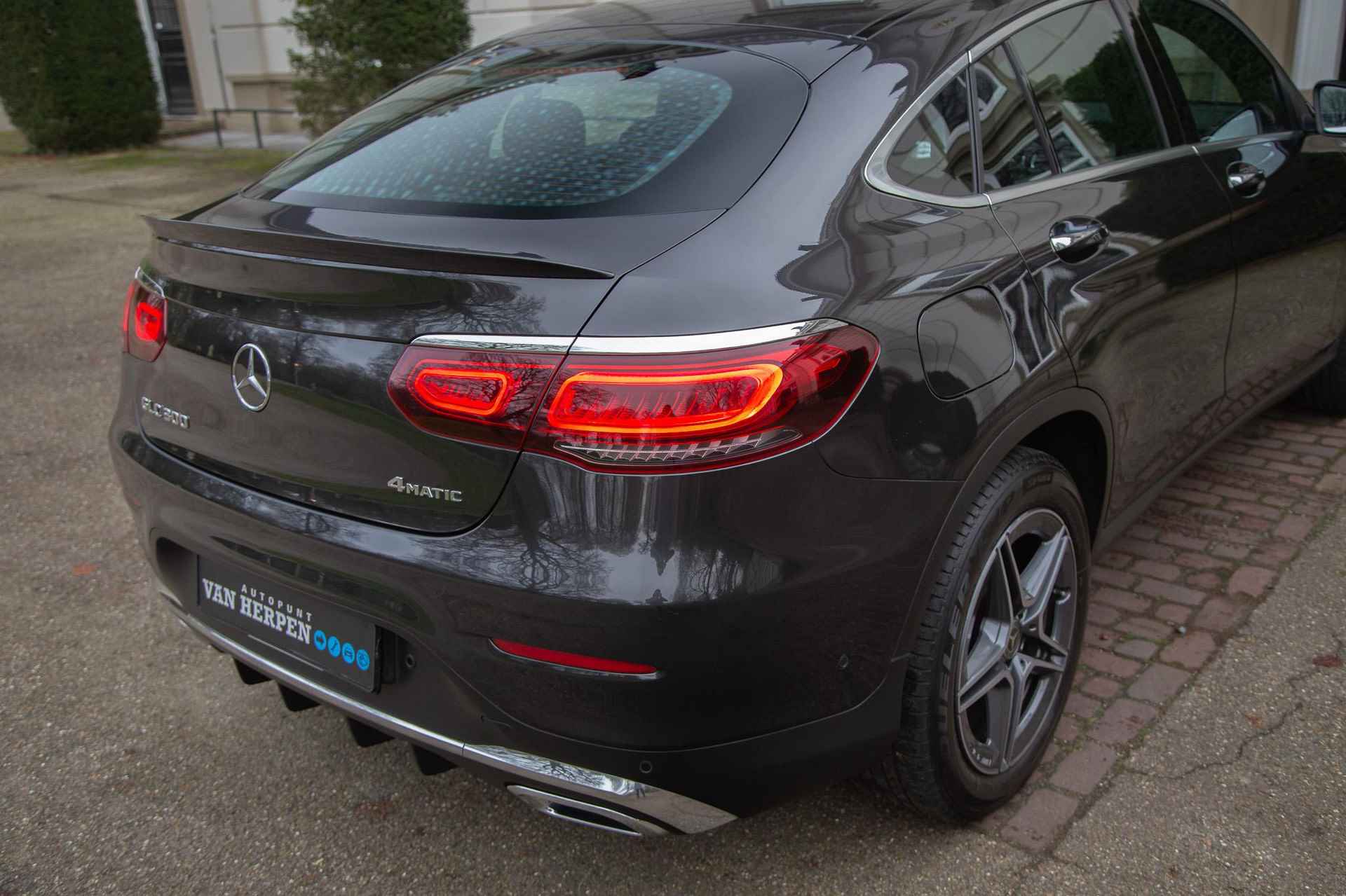 Mercedes-Benz GLC-klasse Coupé 300 4MATIC AMG Pano | 360 Cam | ACC | HUD | Dodehoeksens - 14/55