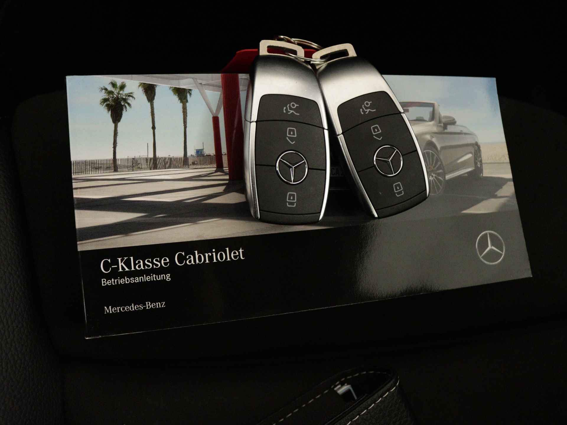 Mercedes-Benz C-Klasse Cabrio 180 AMG Sportpakket | Airscarf | Aircap | Stoelverwarming | LED | Car Play | Navigatie | Parkeerpakket met Camera | Inclusief 24 maanden Mercedes-Benz Certified garantie voor Europa. - 13/41