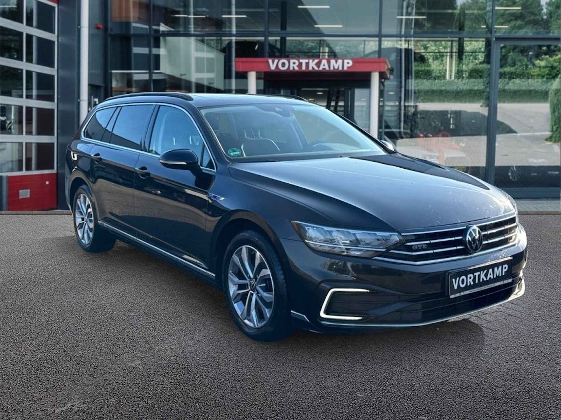 VOLKSWAGEN Passat Variant 1.4 TSI DSG GTE PANO-DAK/TREKHAAK/CAMERA/LEDER/NAVI/CARPLAY/ACC - 3/27