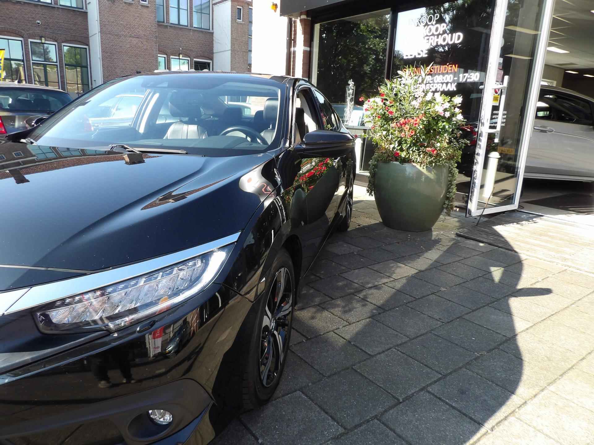 Honda Civic 1.5 i-VTEC Executive//LEER //NAVIGATIE/OPENDAK//VOLLEDIG ONDERHOUD - 23/29