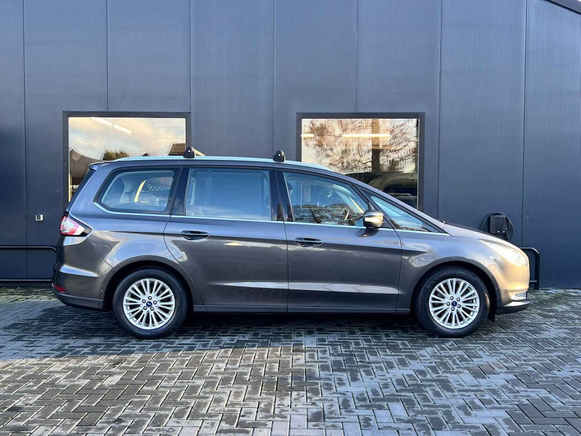 FORD Galaxy 1.5 Titanium 160pk 7 pers. / Trekhaak, Cruise, Navi, Pdc - 3/23