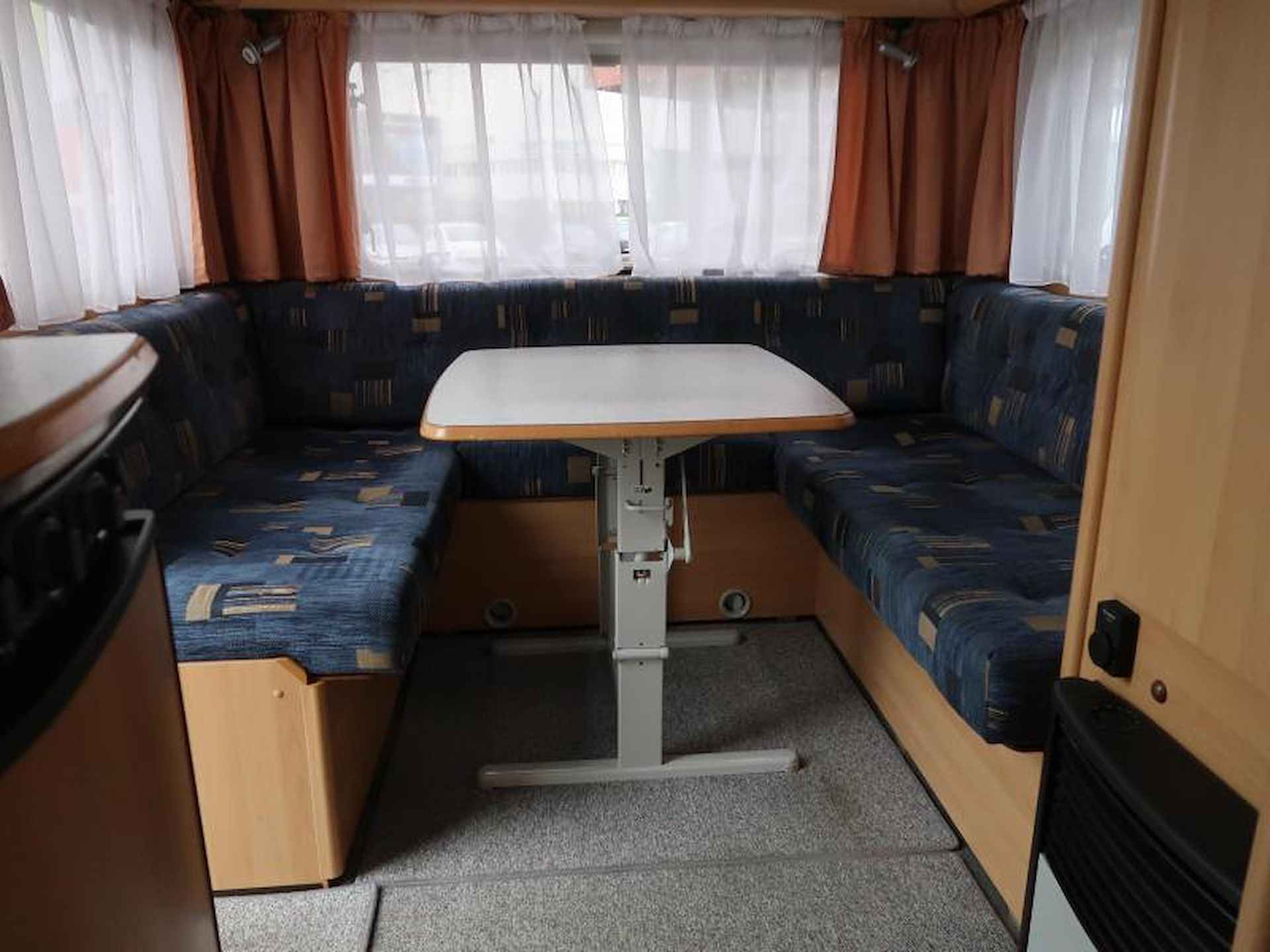 Dethleffs Camper 460 DB MET MOVER EN LUIFEL - 17/22